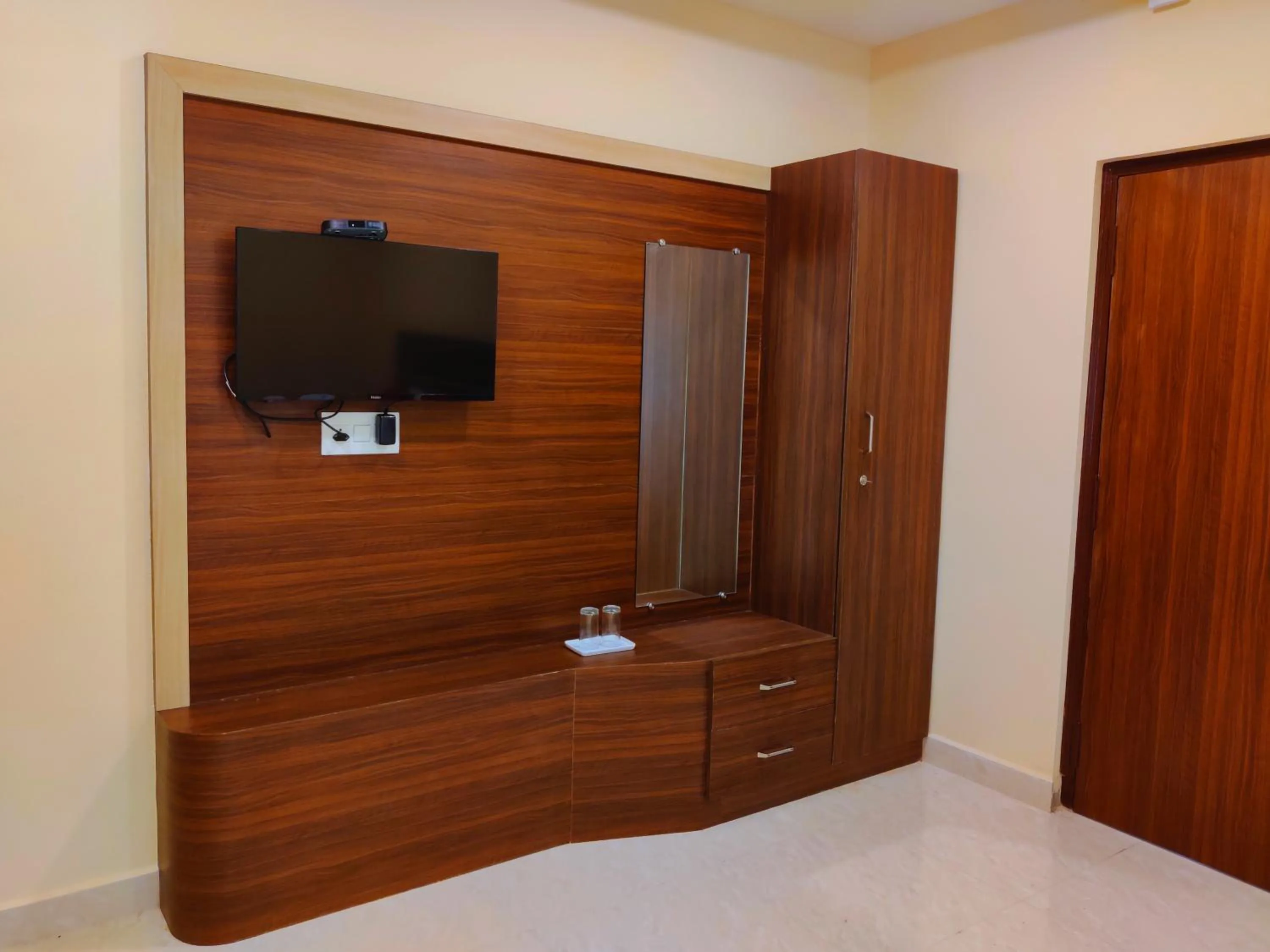 Communal lounge/ TV room in THAAI RESIDENCY