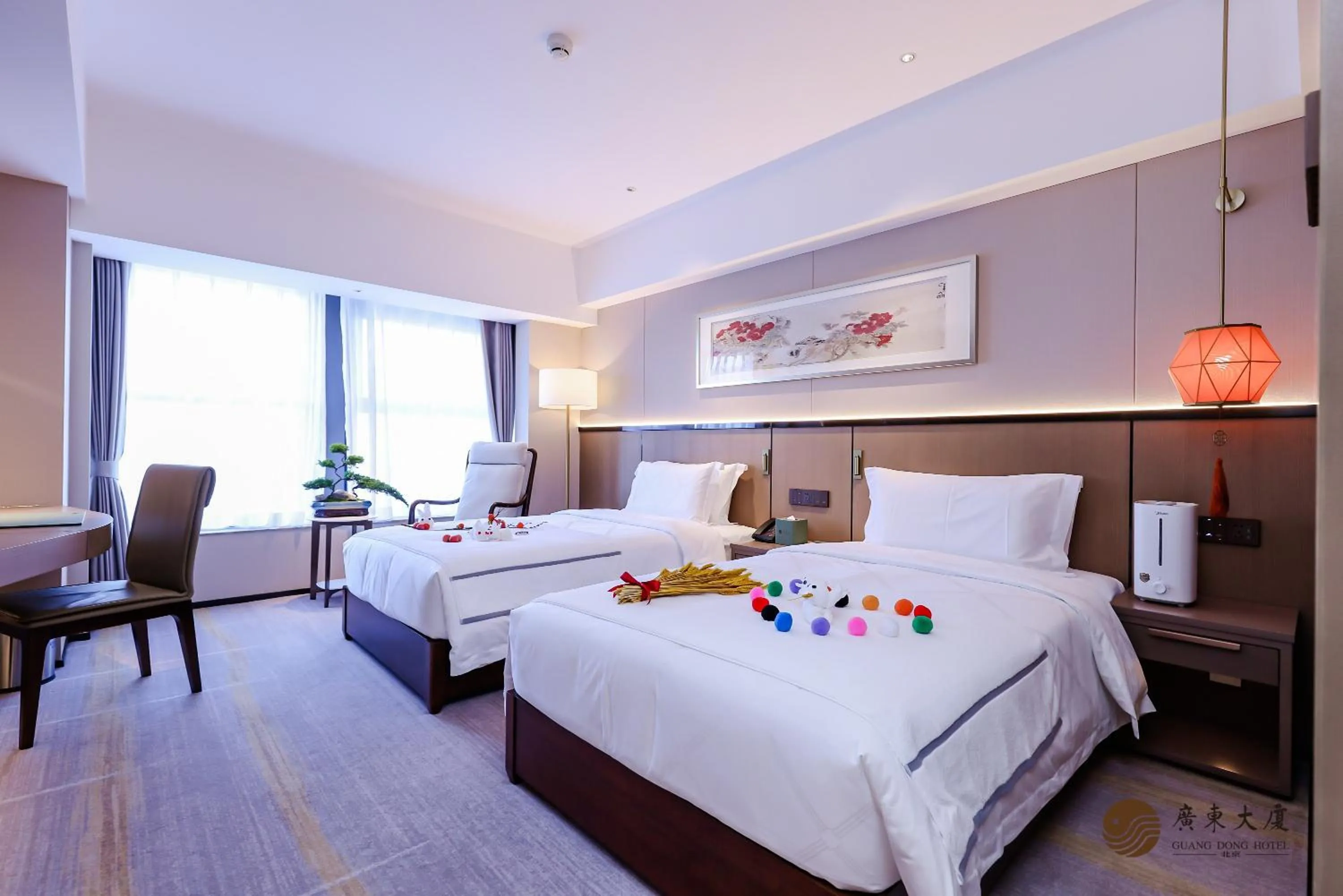 Photo of the whole room, Bed in Beijing Guangdong Hotel