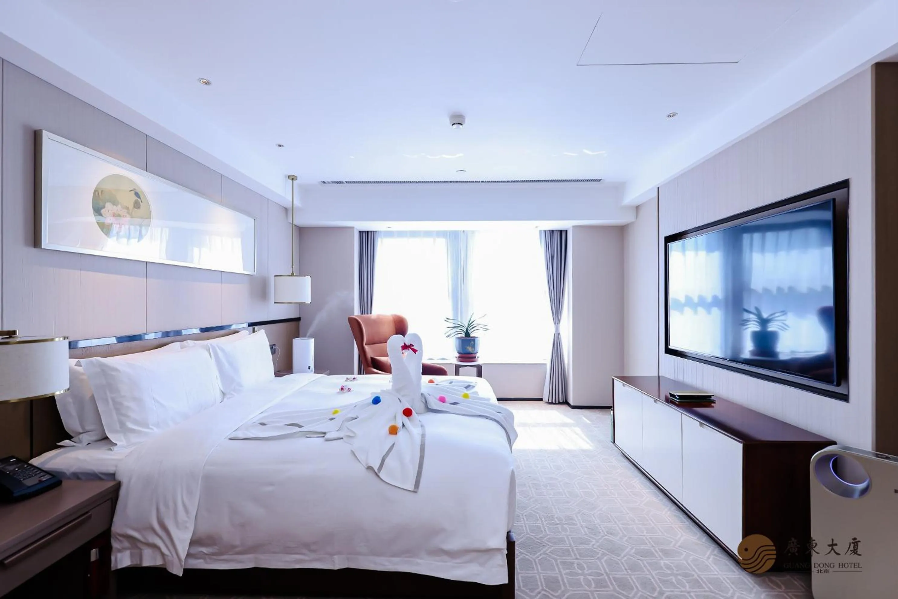 Photo of the whole room, Bed in Beijing Guangdong Hotel