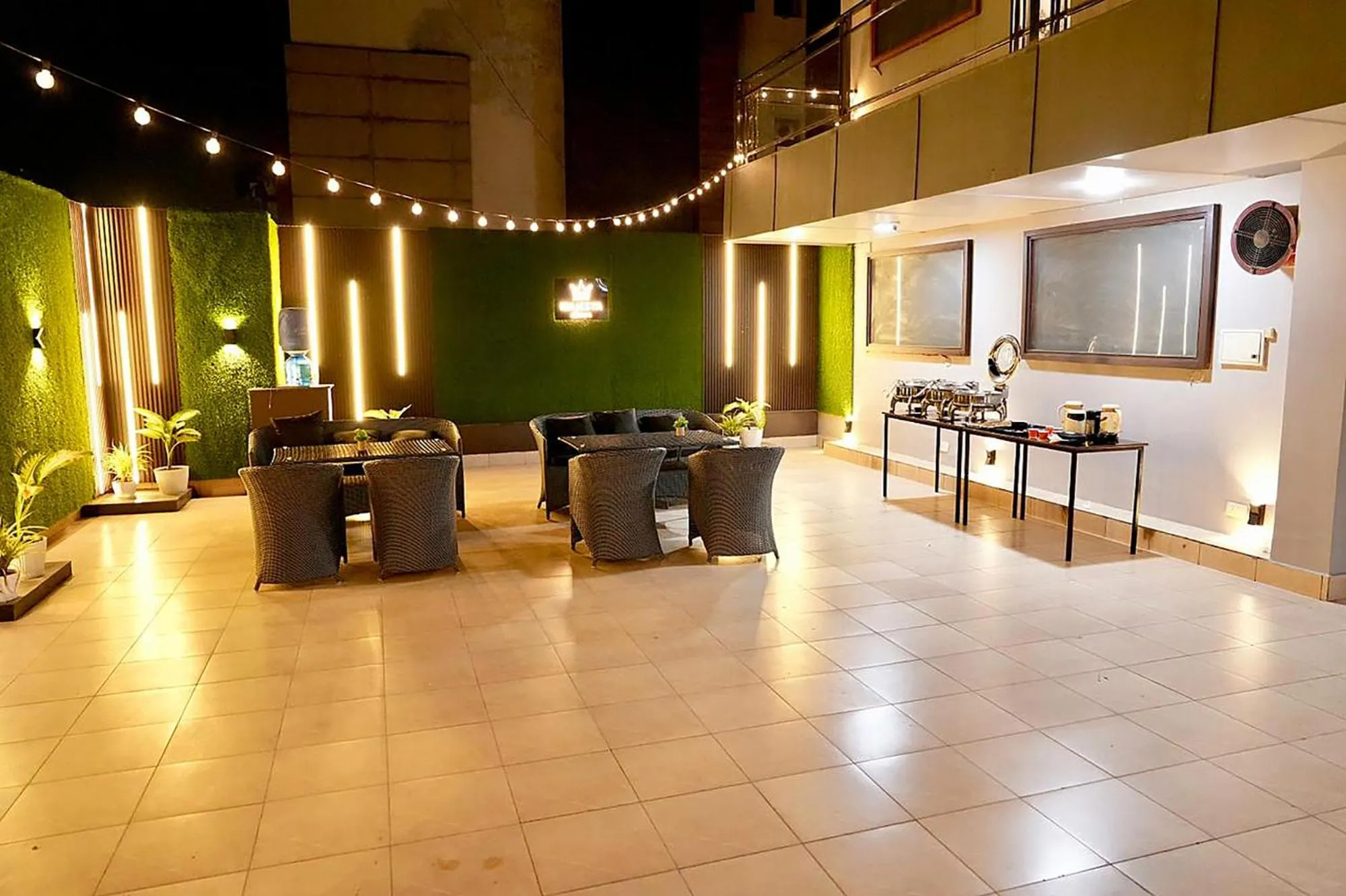 Restaurant/places to eat in FabHotel Kirti Nagar