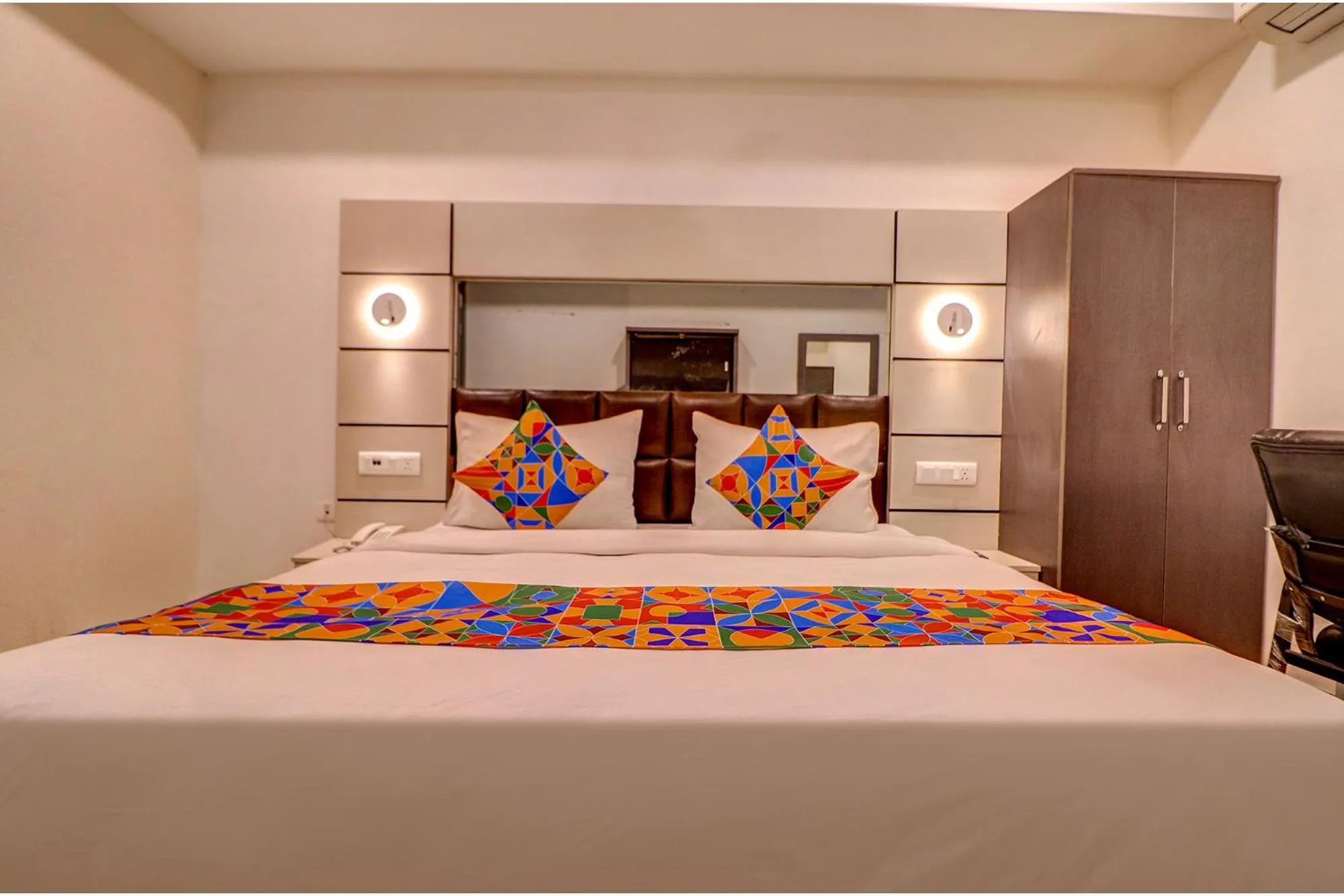 Bed in FabHotel Kirti Nagar