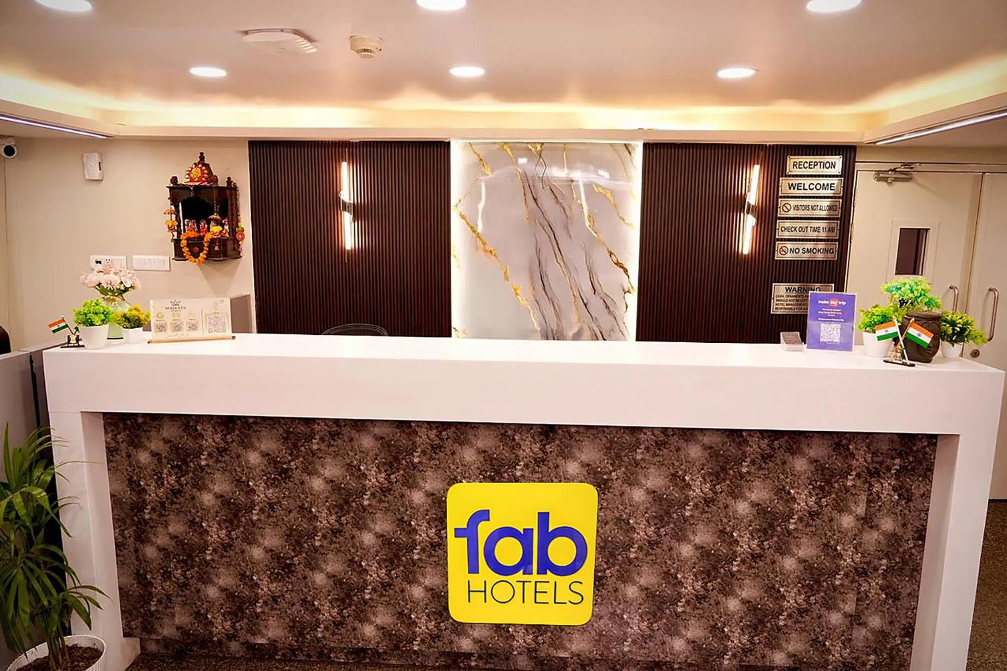 Lobby or reception in FabHotel Kirti Nagar