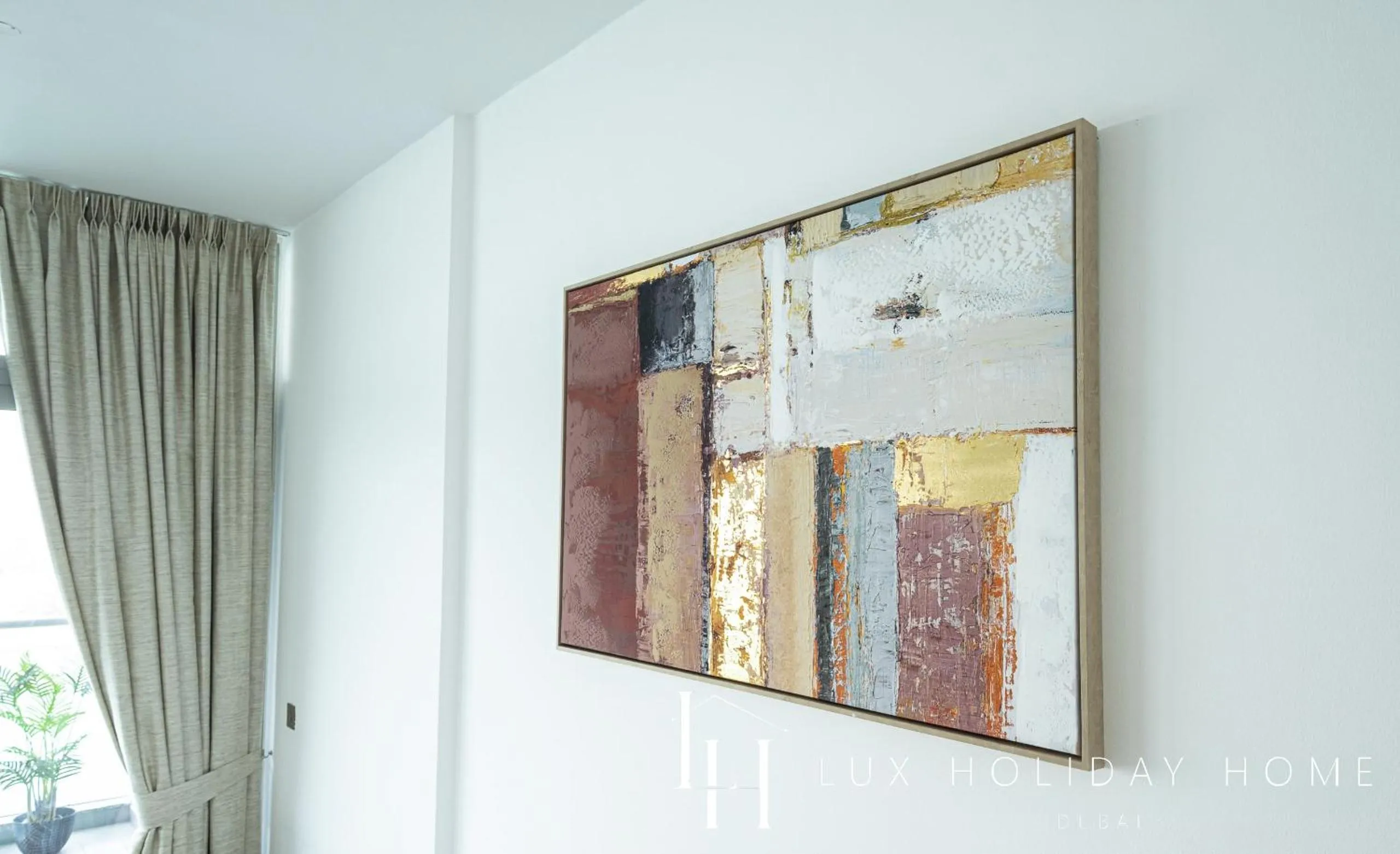 Decorative detail in LUX Opulent Island Suite 6 Burj View