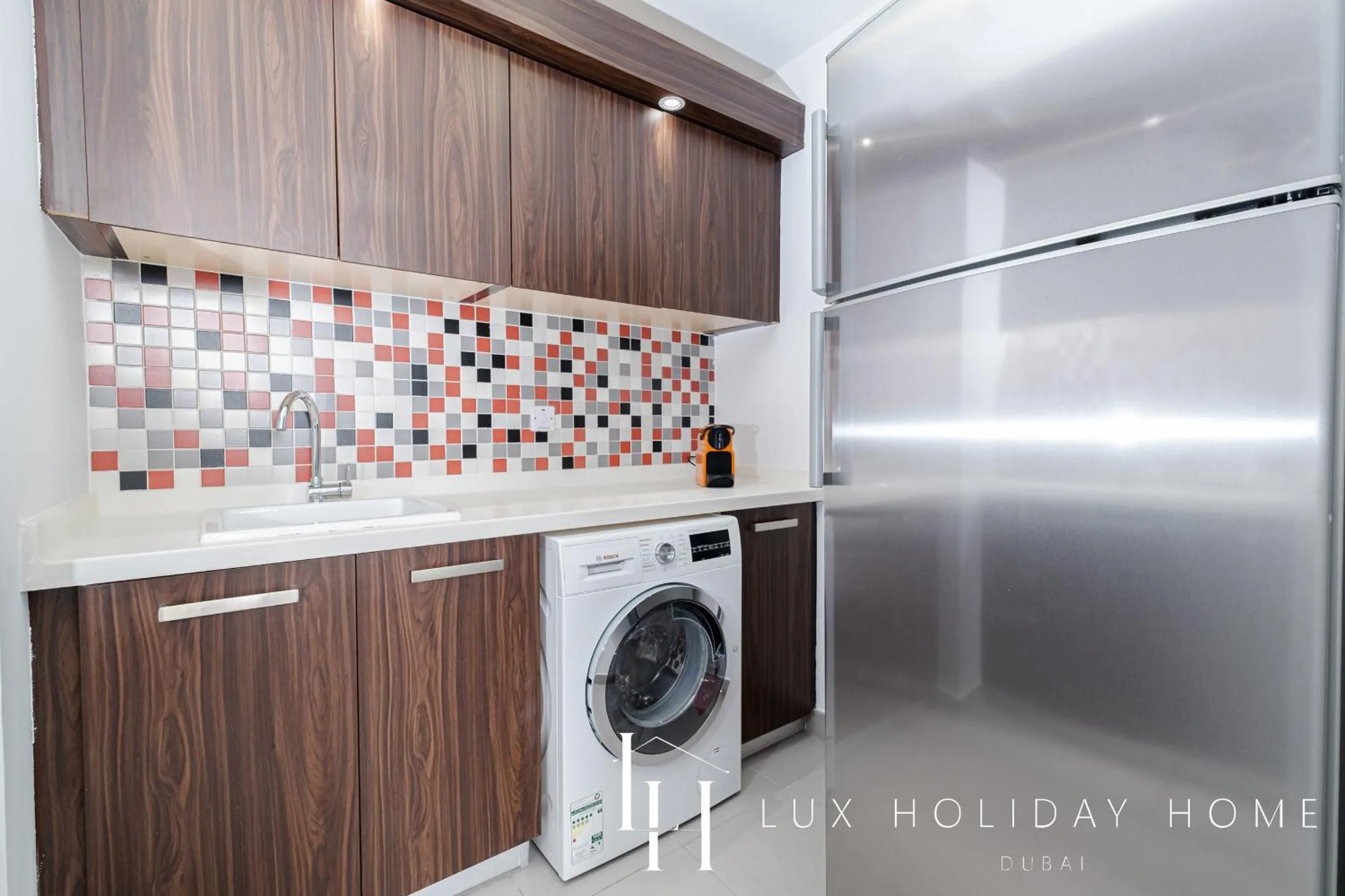 Kitchen or kitchenette in LUX Opulent Island Suite 6 Burj View