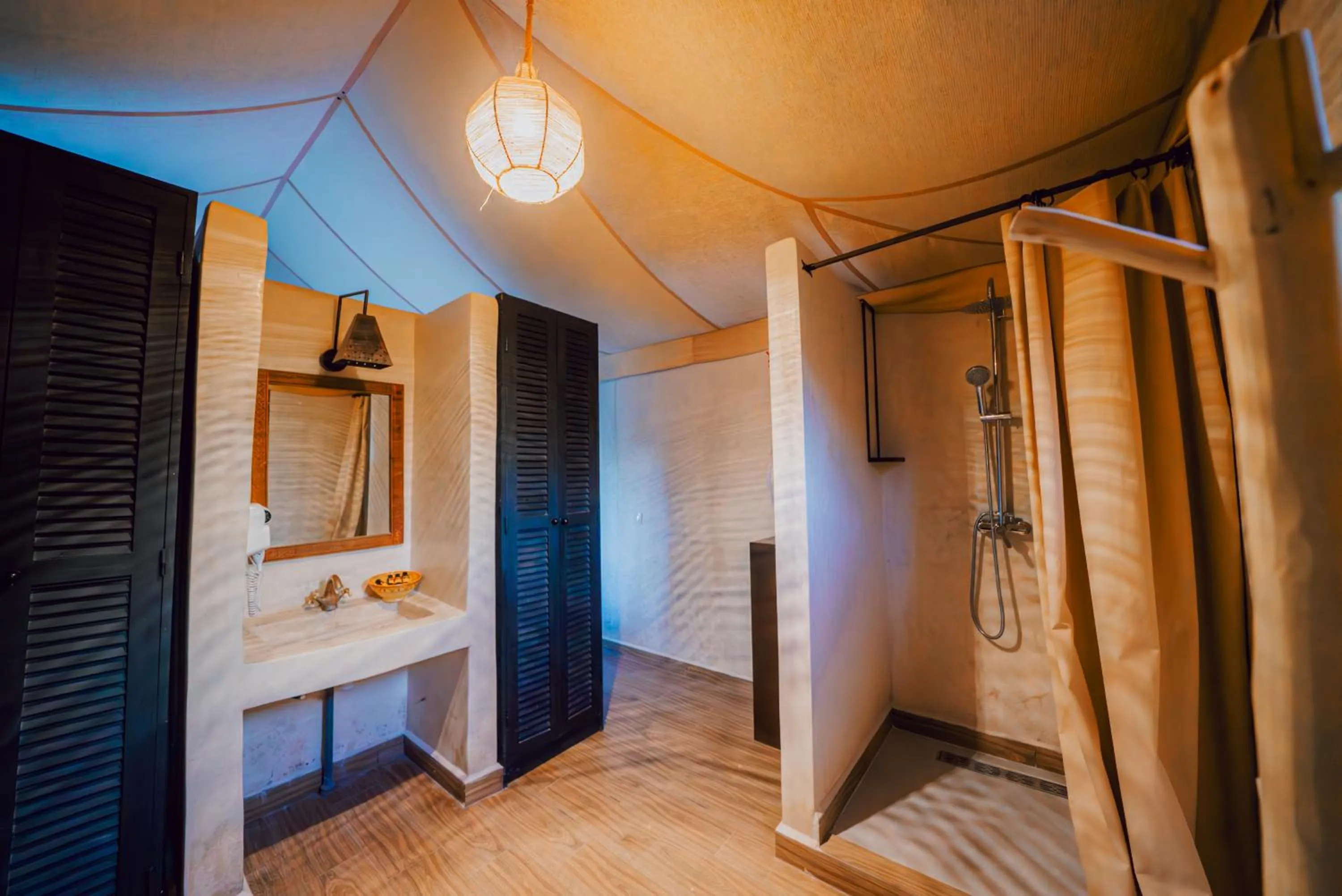 Shower in Le Bédouin agafay