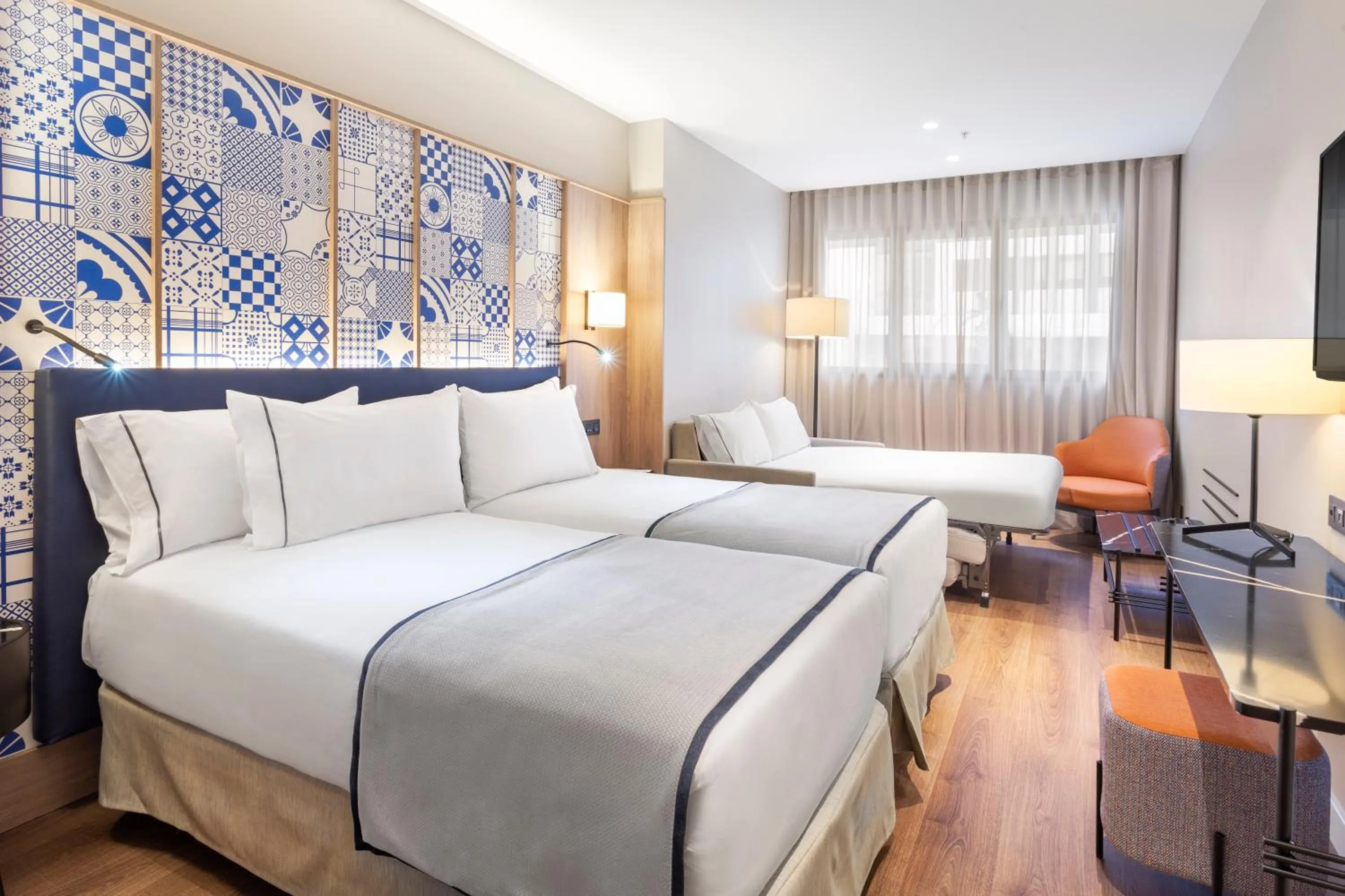 Photo of the whole room, Bed in Eurostars Guadalquivir