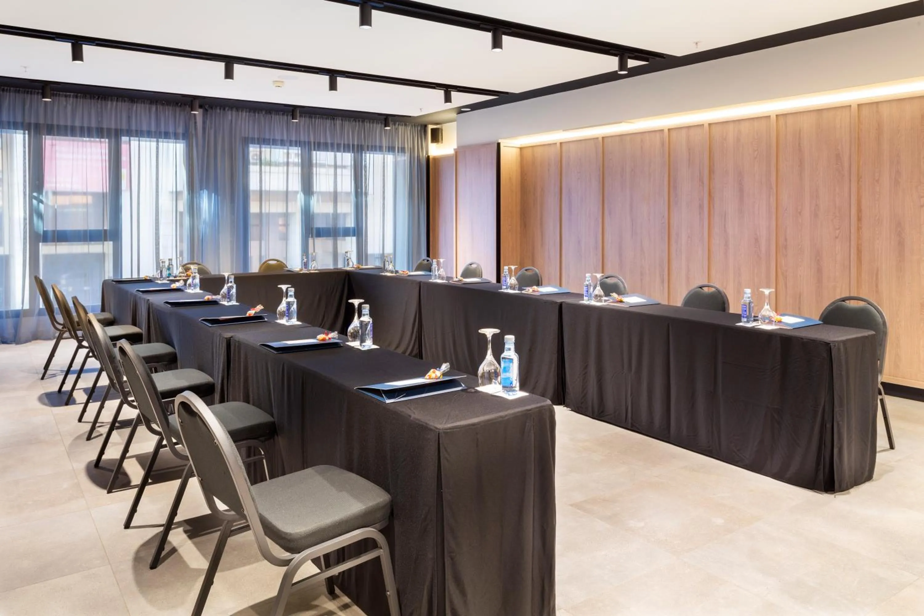 Meeting/conference room in Eurostars Guadalquivir