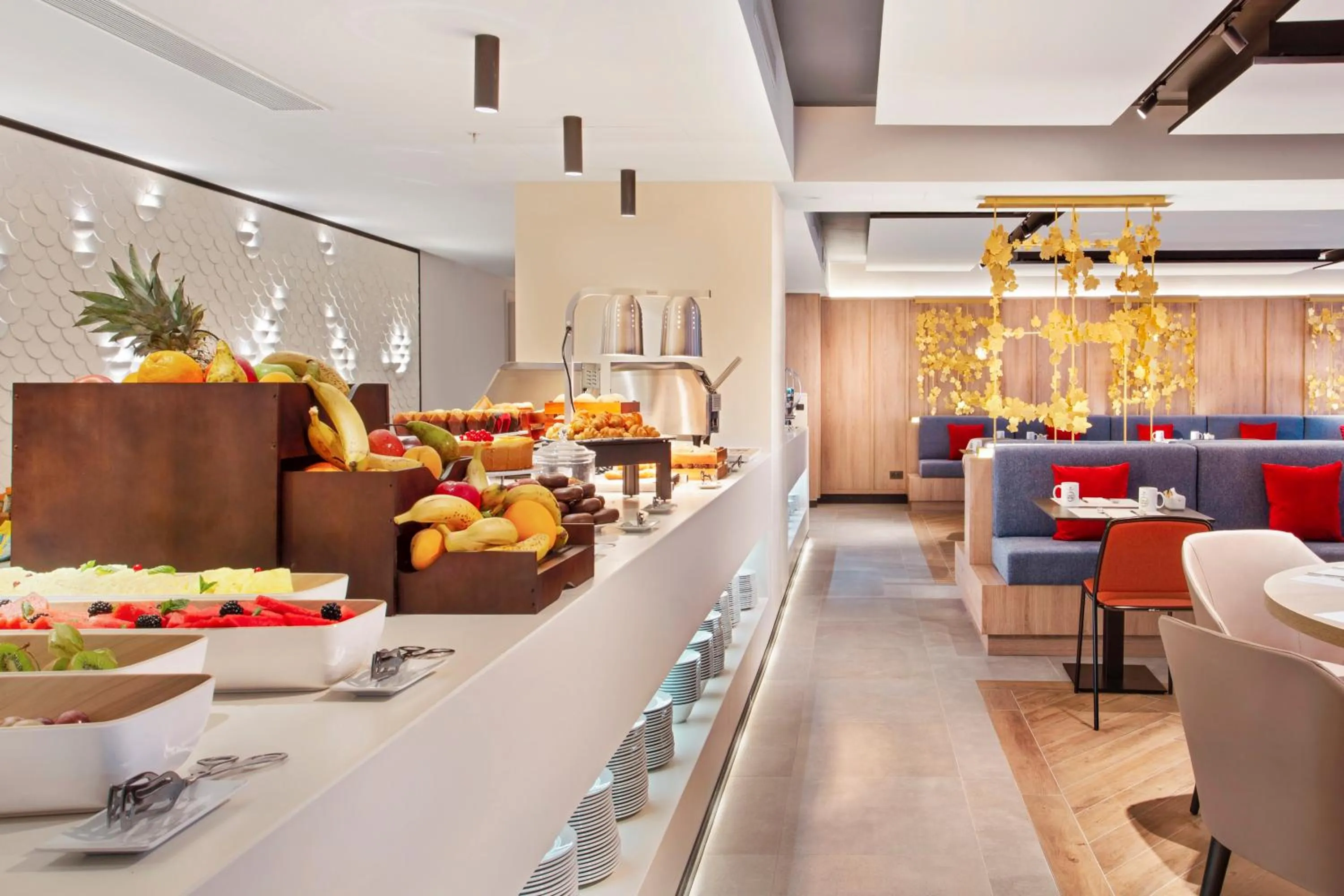 Buffet breakfast in Eurostars Guadalquivir