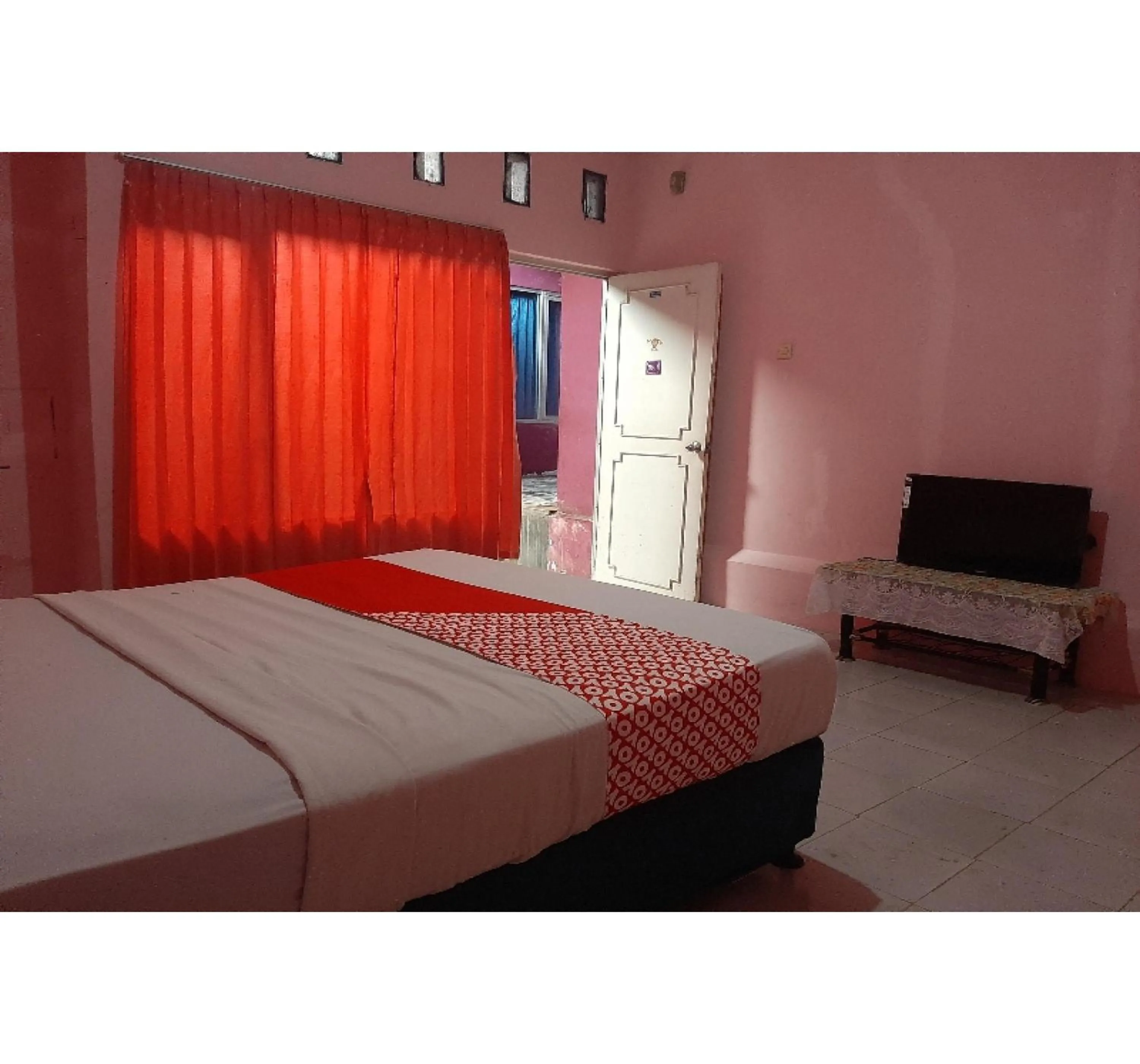 Bedroom, Bed in OYO 90555 Vina Pavilion