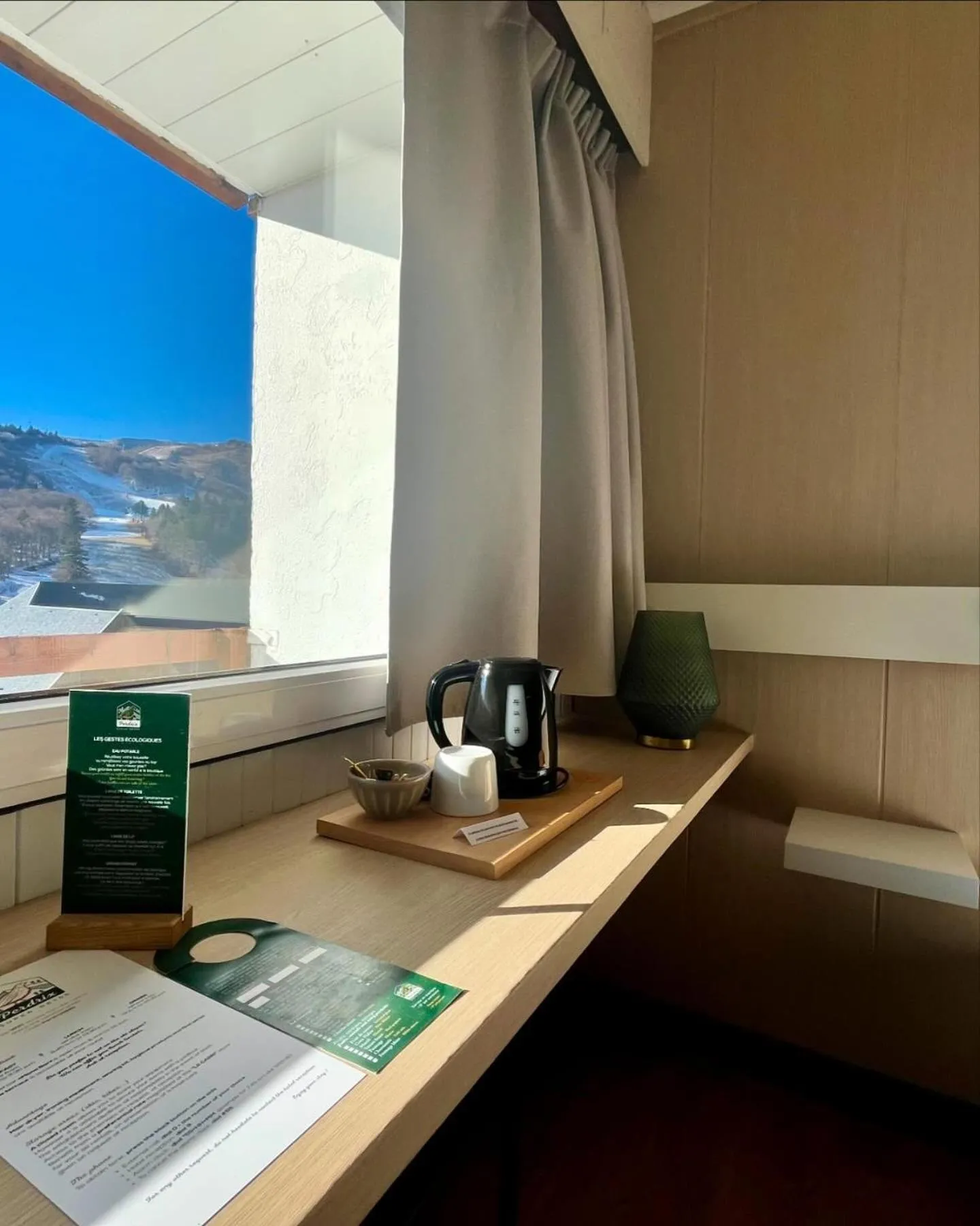 Coffee/tea facilities in Hotel Perdrix