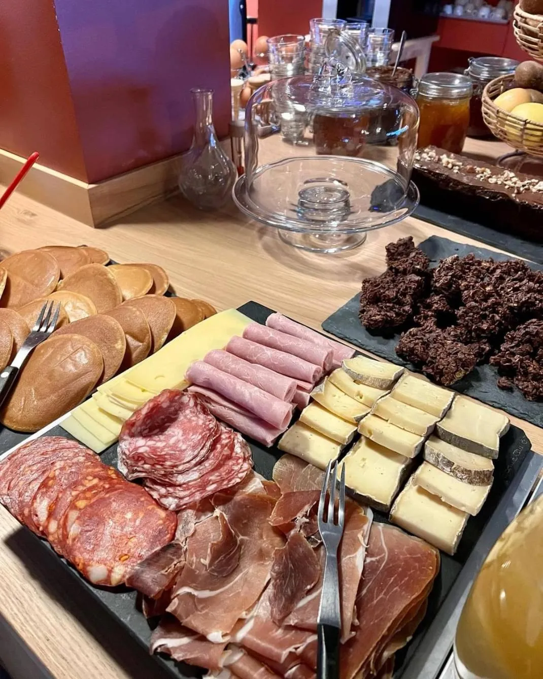 Buffet breakfast in Hotel Perdrix