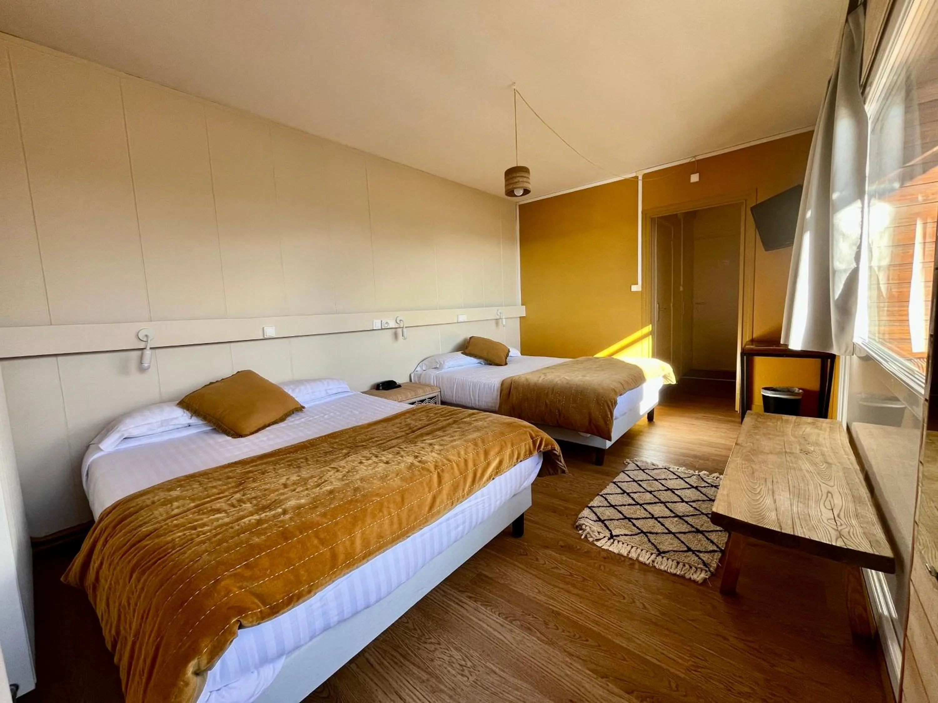 Bedroom, Bed in Hotel Perdrix