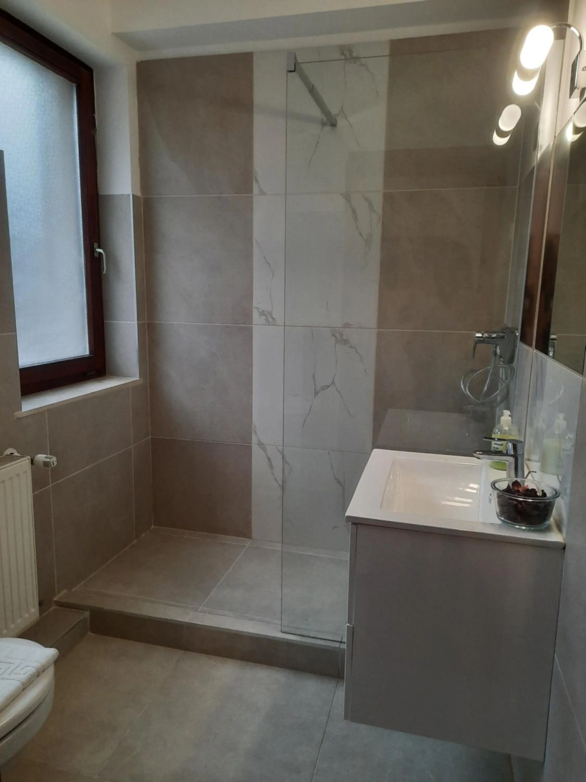 Shower in HELIOS Hotel Apartments