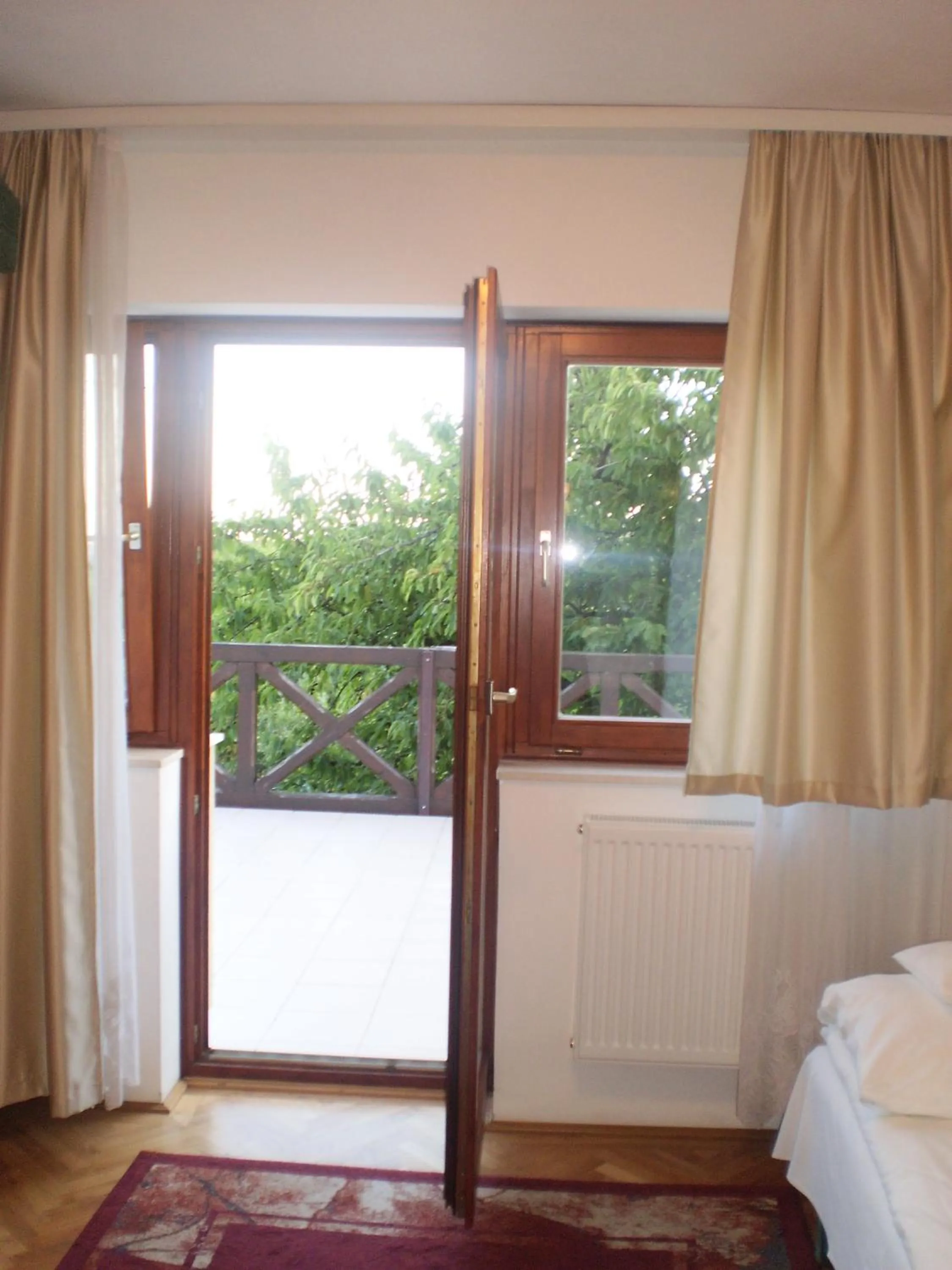 Balcony/Terrace, Bed in HELIOS Hotel Apartments