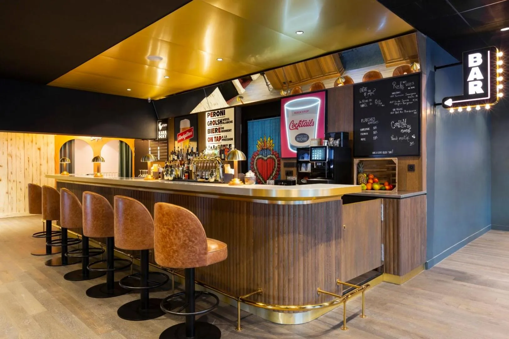 Lounge or bar in RockyPop Flaine Appartements & Spa