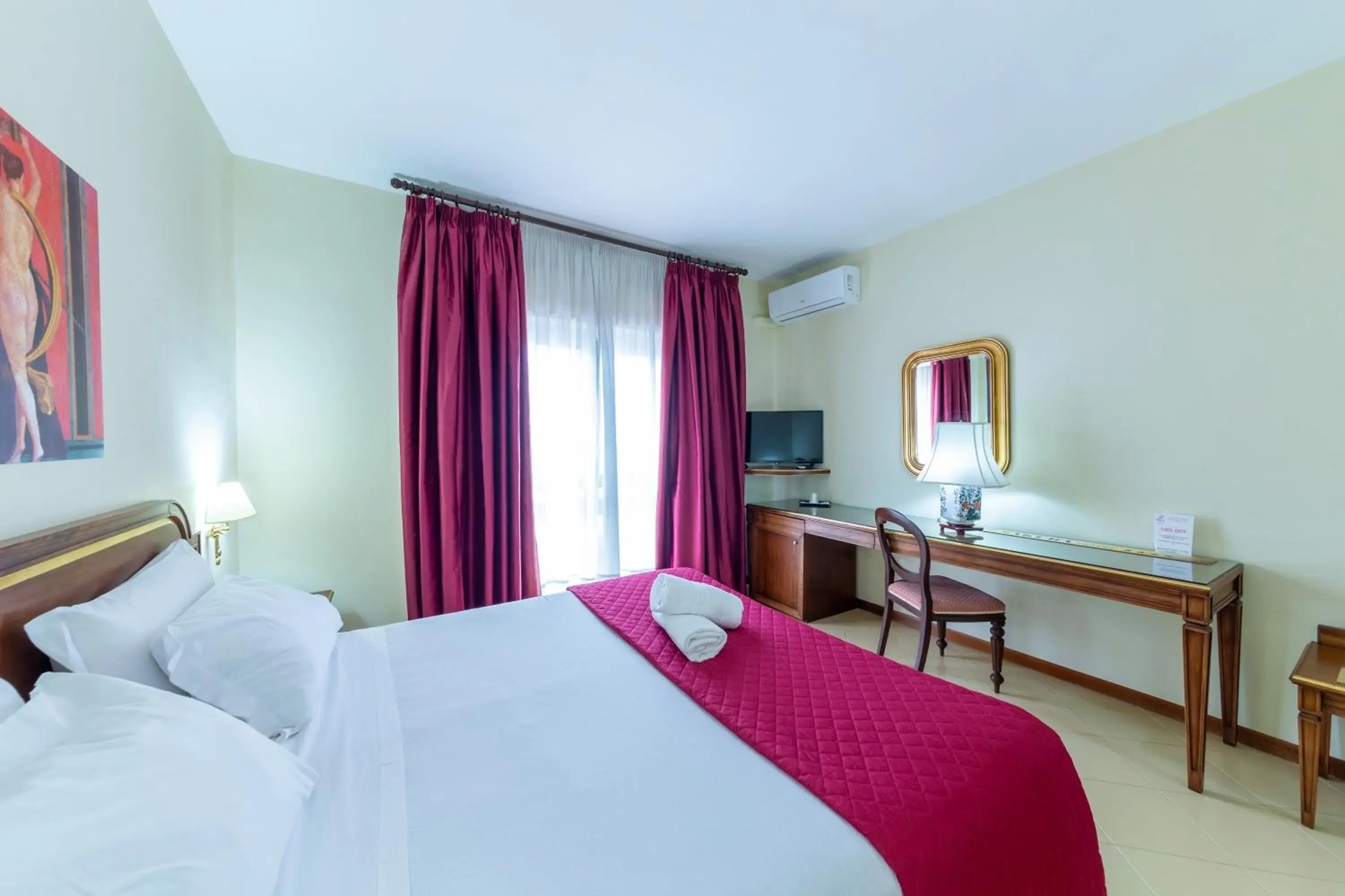 Double Room with Balcony and Sea View in Hotel Sakura Double Room with Balcony and Sea View in Hotel Sakura