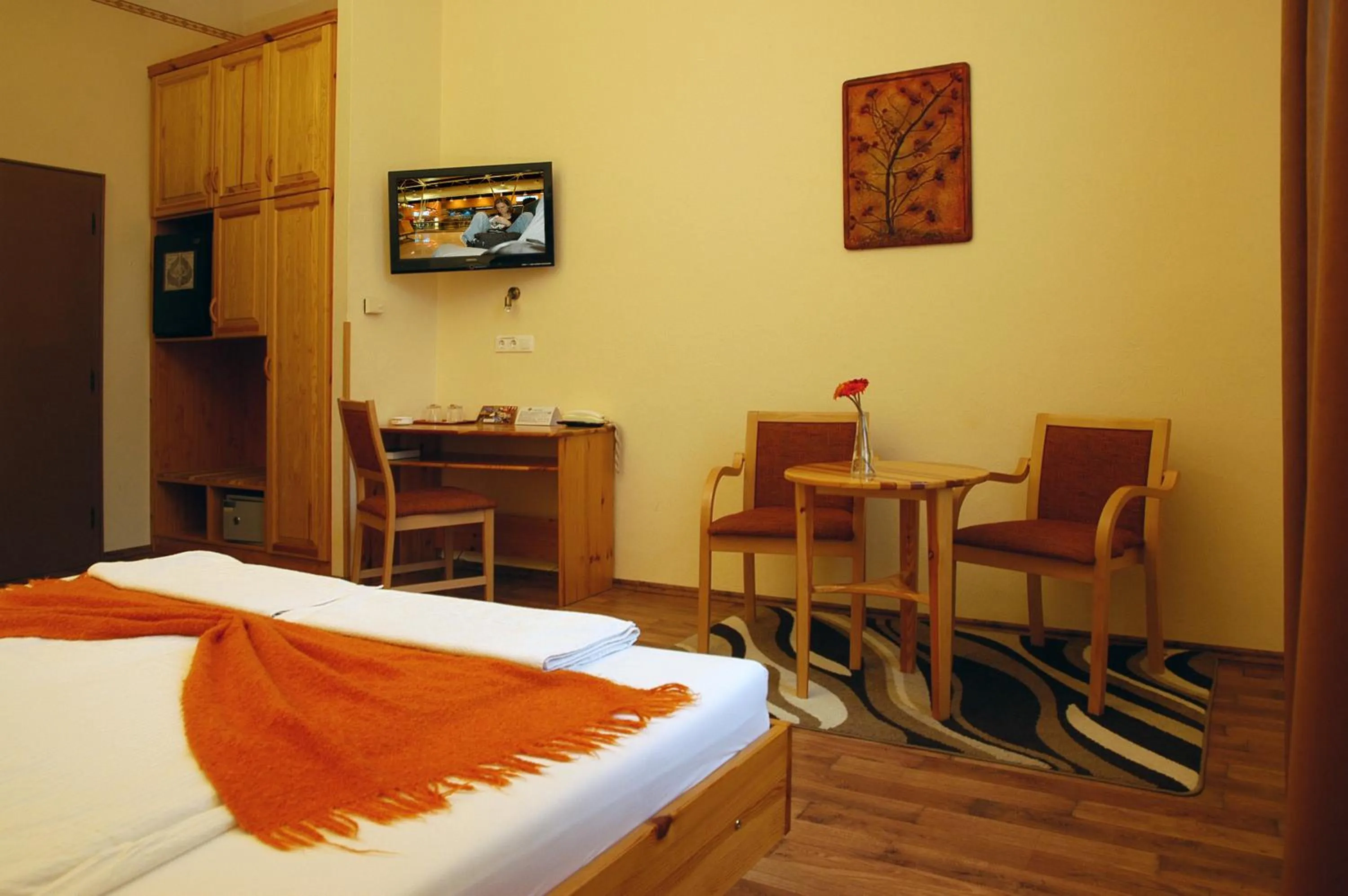 Photo of the whole room, Bed in Hotel Manzard Panzio