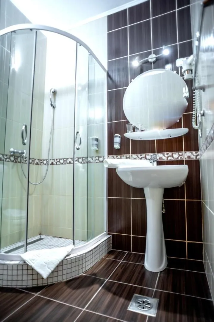 Shower in Hotel Manzard Panzio