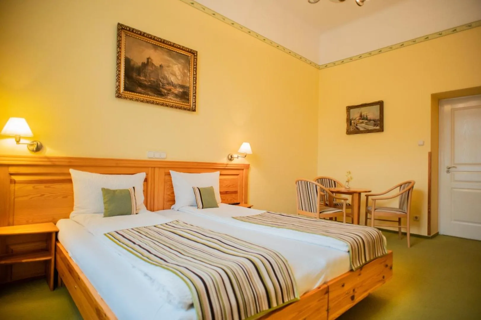 Bed in Hotel Manzard Panzio