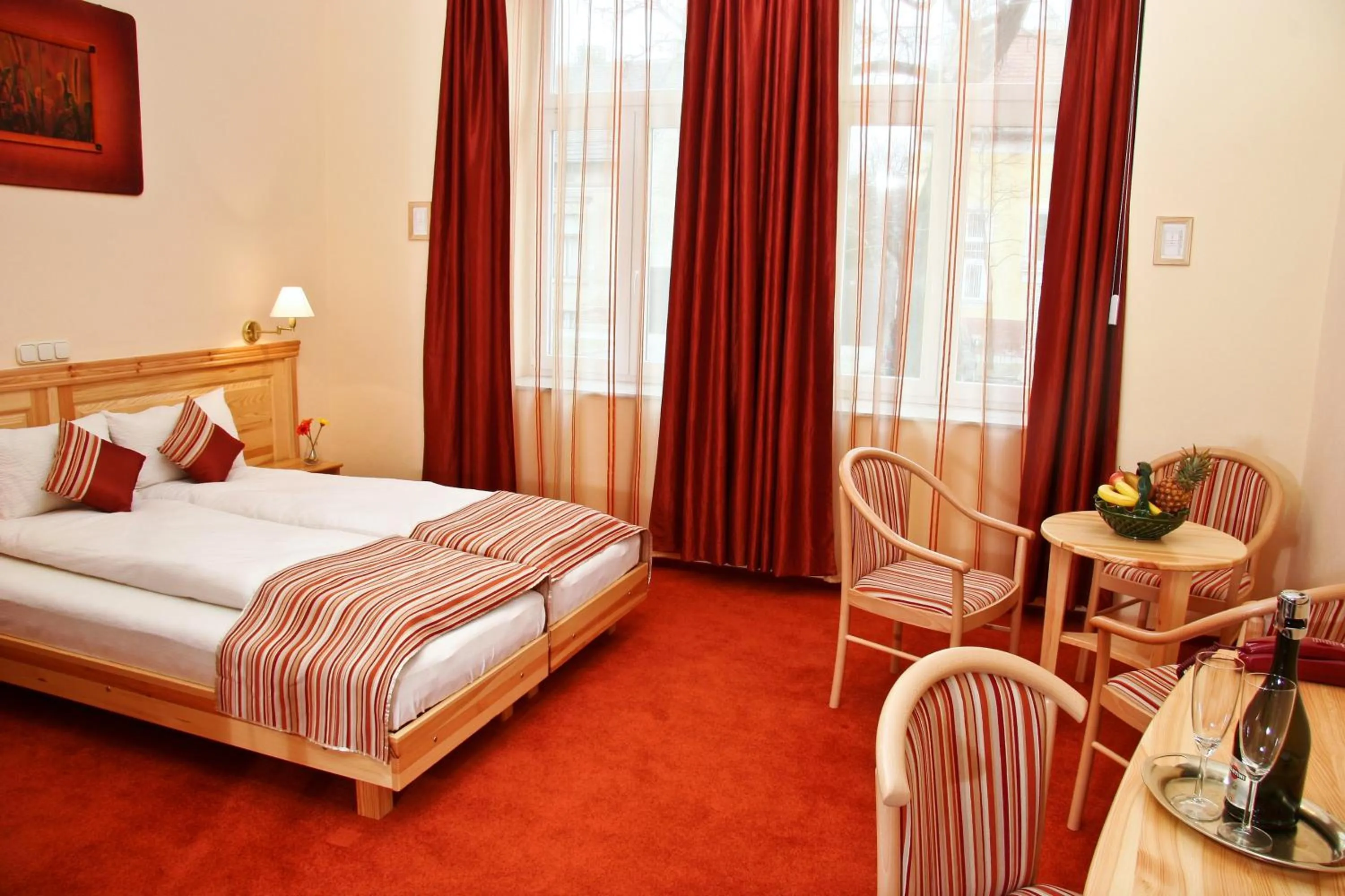 Photo of the whole room, Bed in Hotel Manzard Panzio