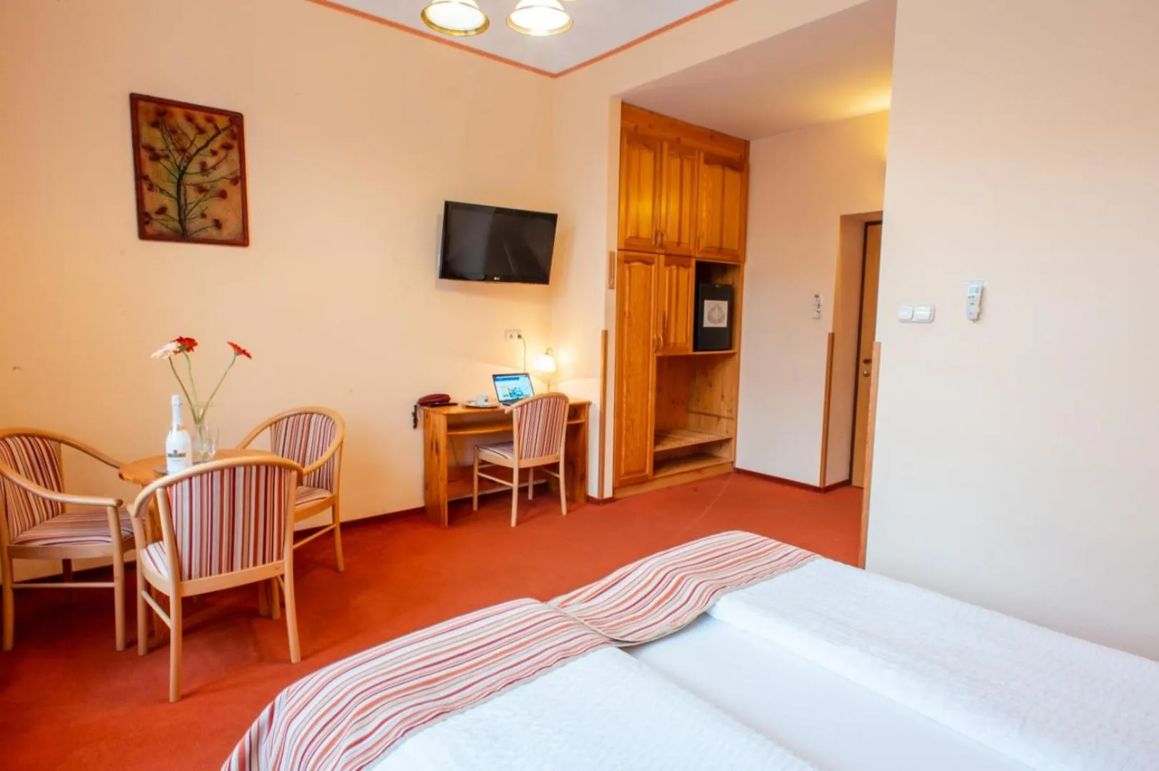 Bed in Hotel Manzard Panzio