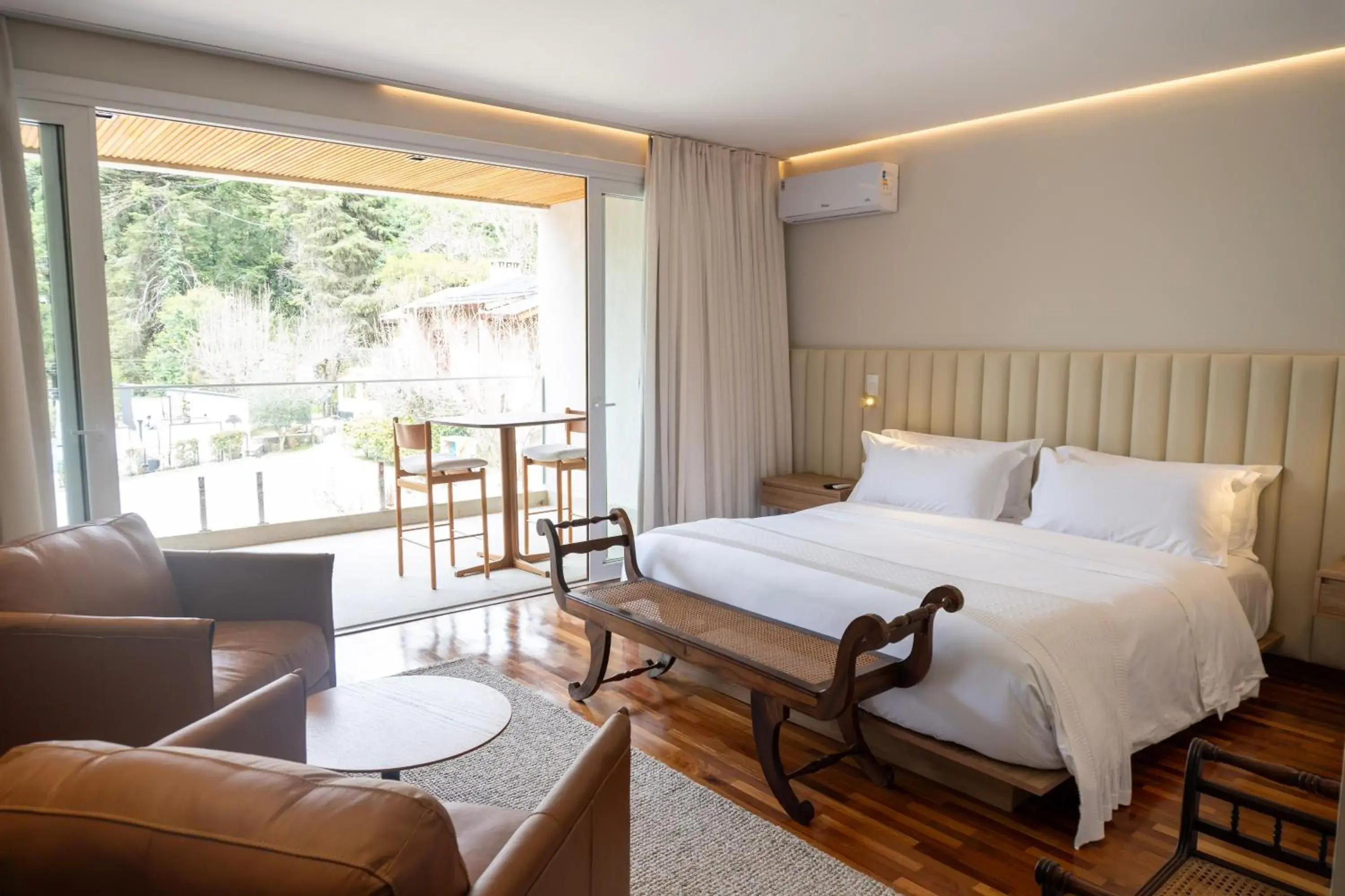 King Suite with Balcony in Pousada Boutique Figueira da Serra King Suite with Balcony in Pousada Boutique Figueira da Serra