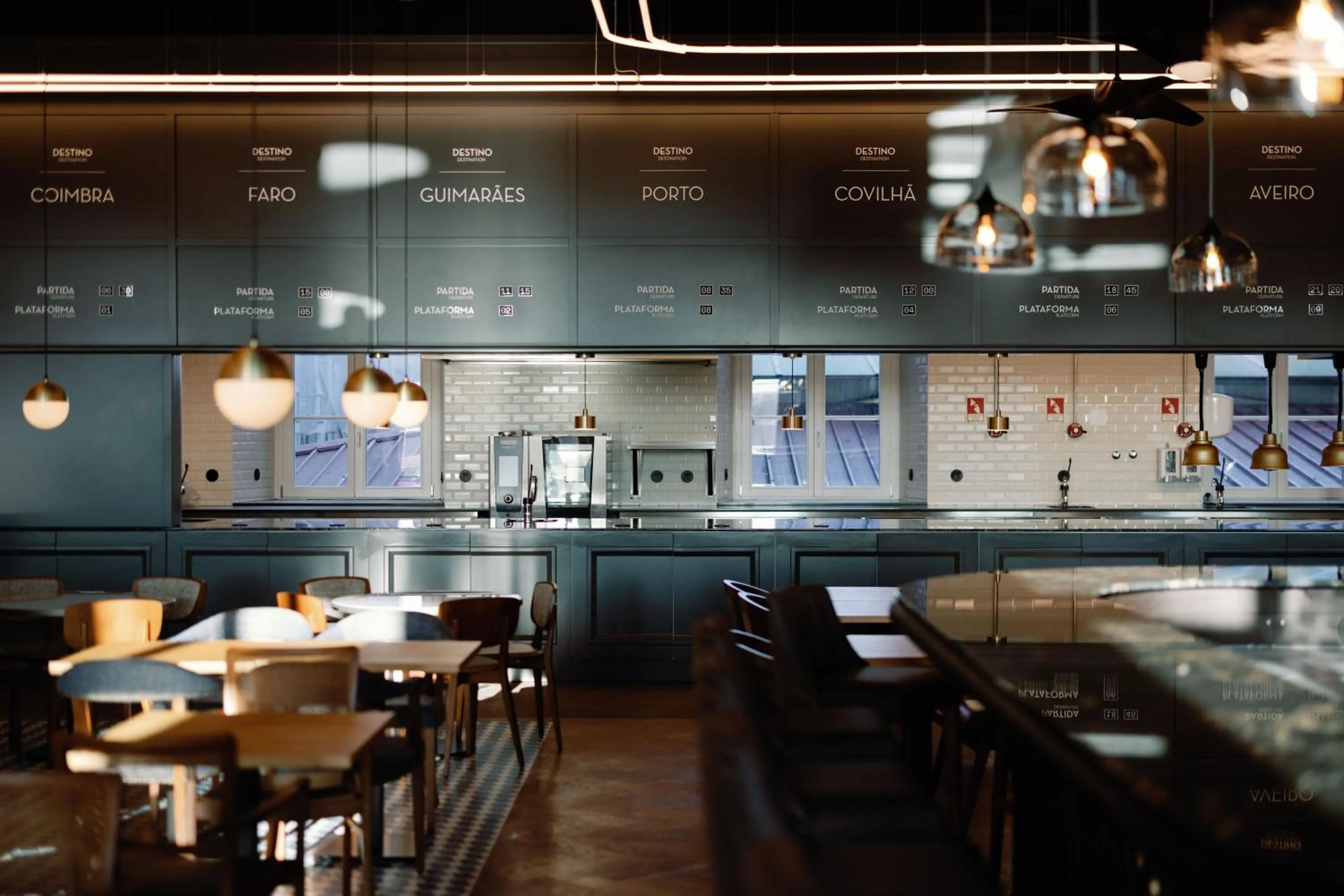 Restaurant/places to eat in The Editory Riverside Hotel, an Historic Hotel