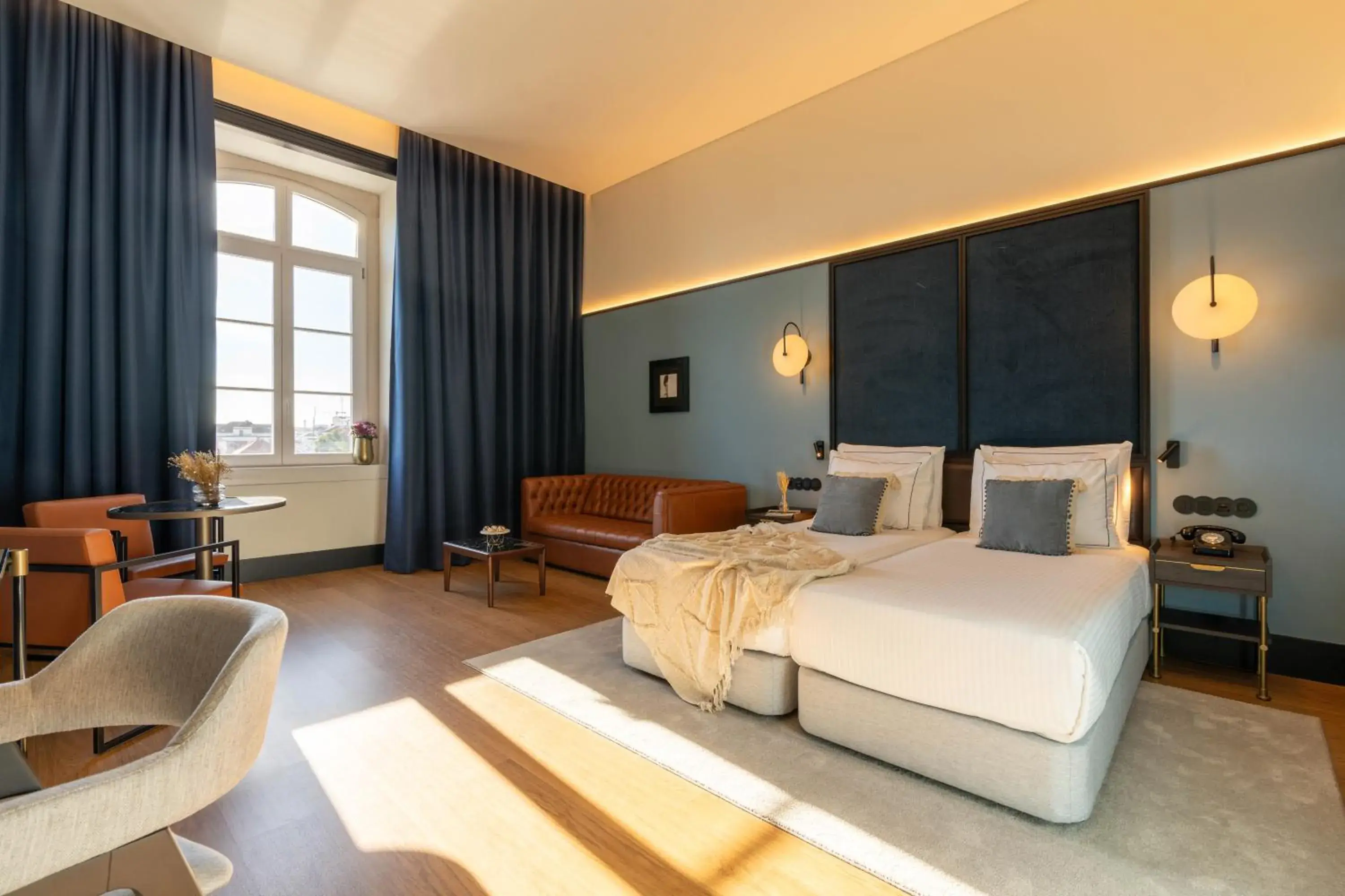 Suite with River View in The Editory Riverside Hotel, an Historic Hotel Suite with River View in The Editory Riverside Hotel, an Historic Hotel