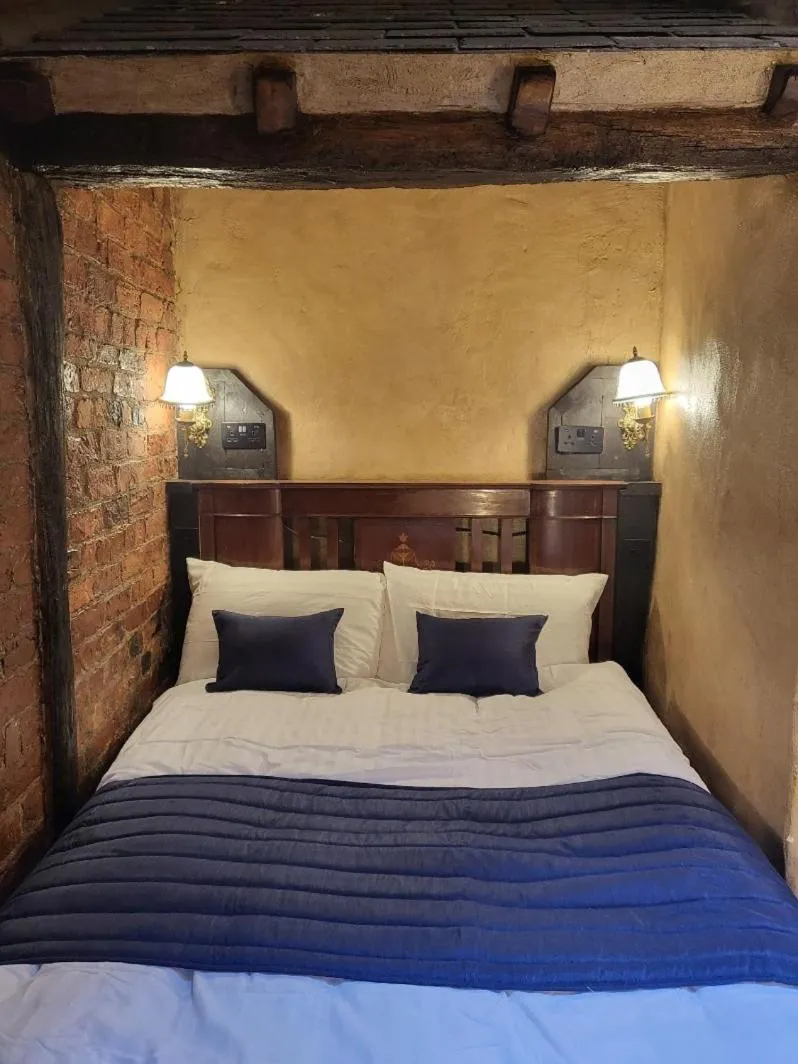 Bedroom, Bed in Hocus Pocus Tiny Hotel