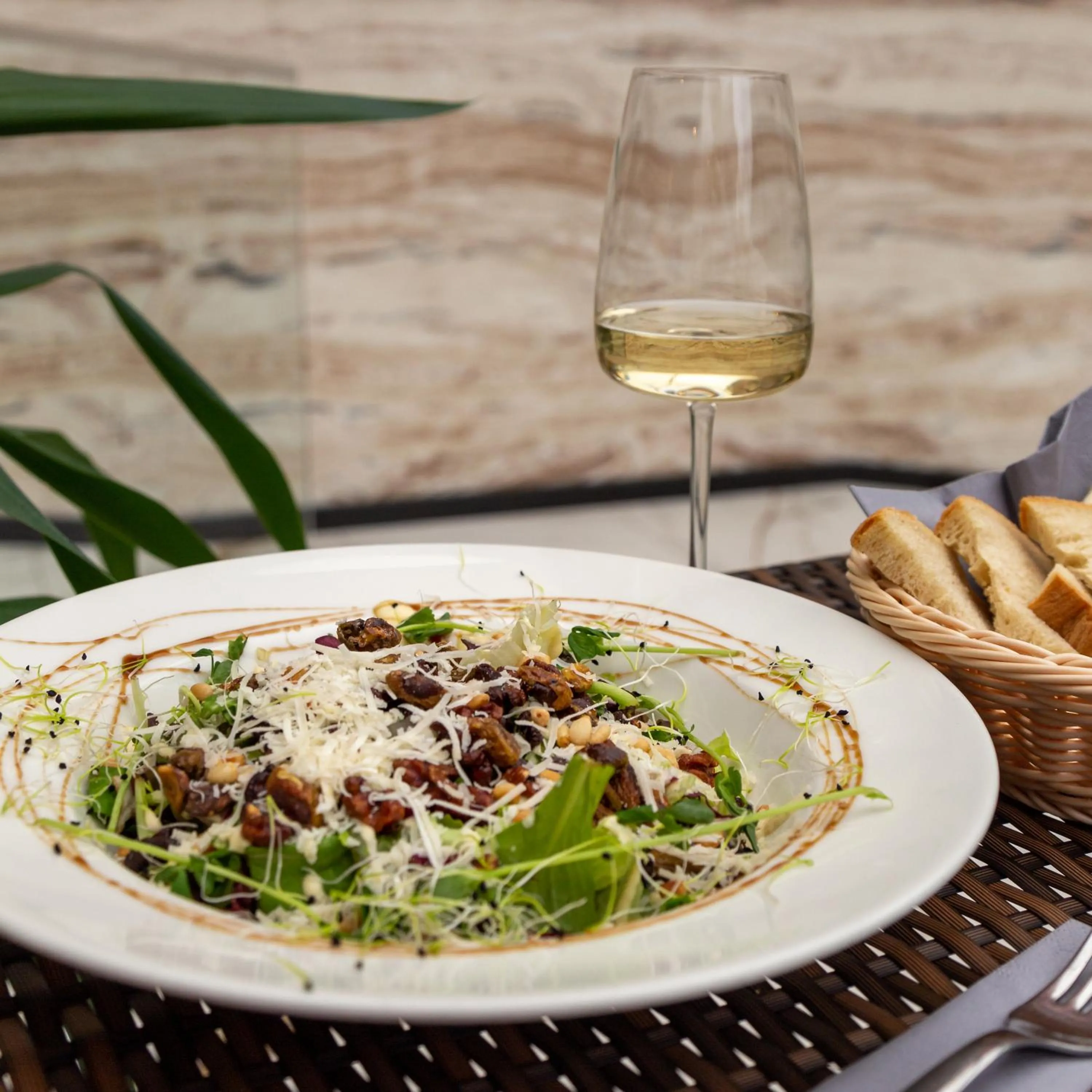 Restaurant/places to eat in Szőnyi Garden Hotel Pest