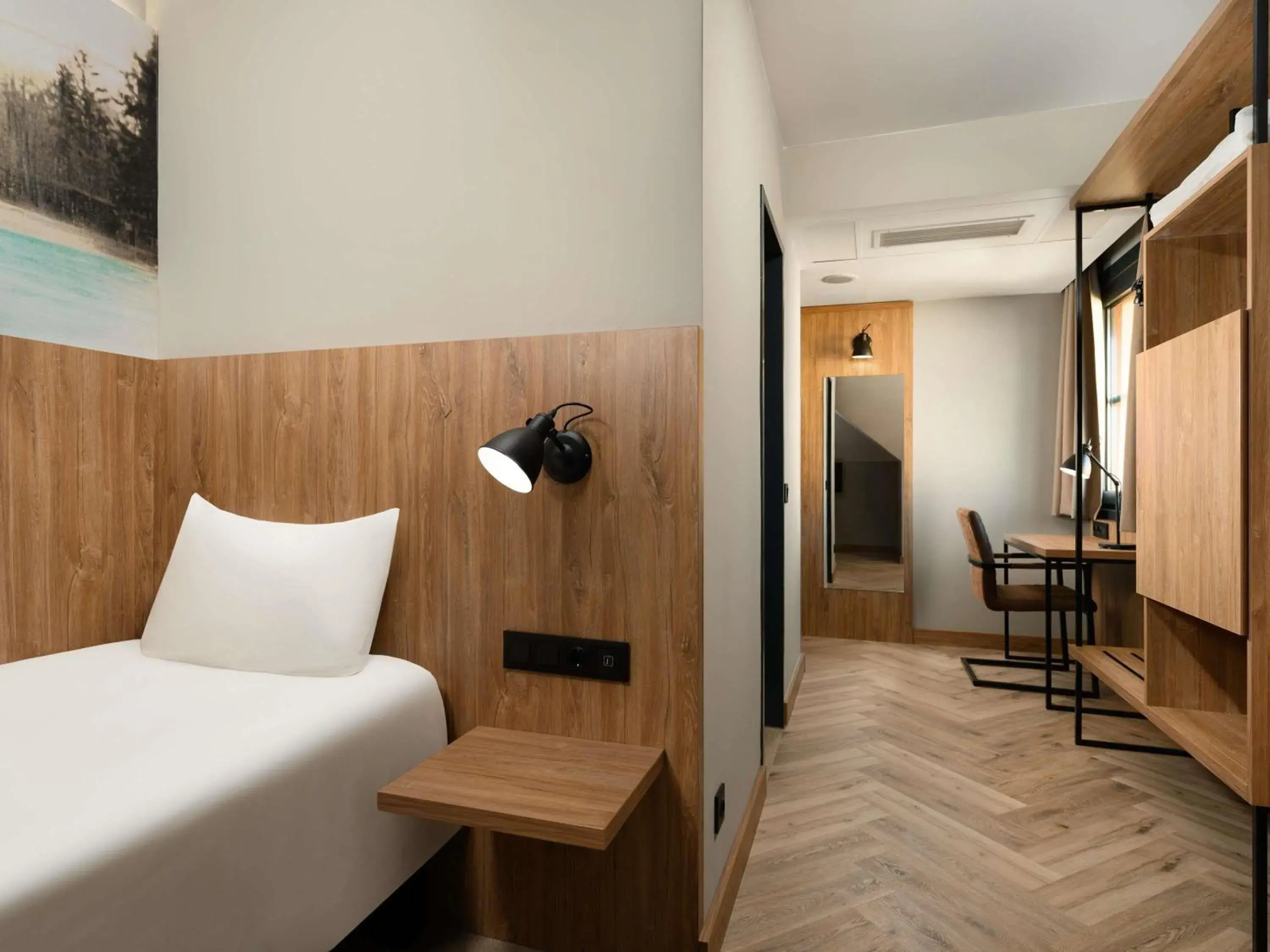 Superior Single Room in Ibis Budapest Heroes Square Superior Single Room in Ibis Budapest Heroes Square