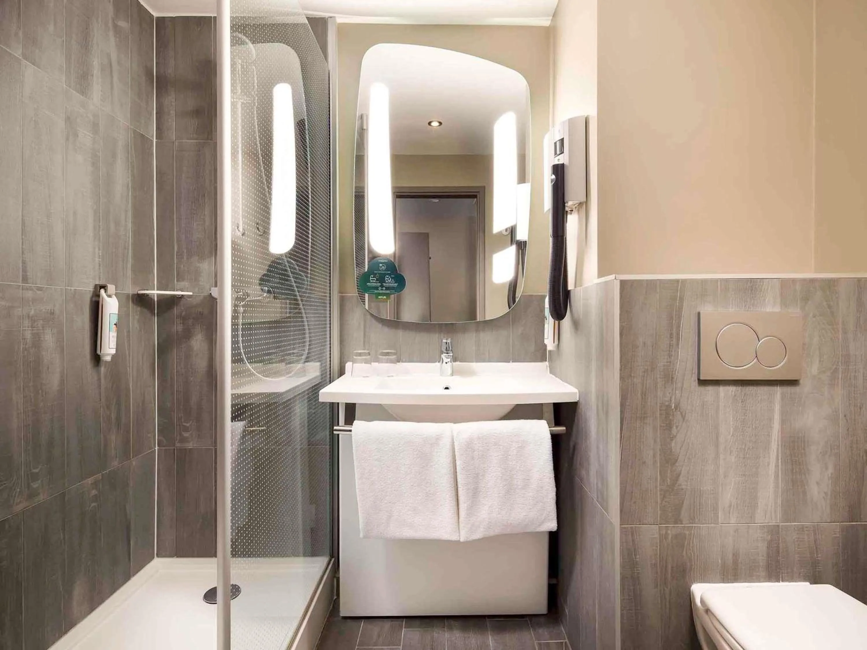 Bedroom in Ibis Budapest Heroes Square