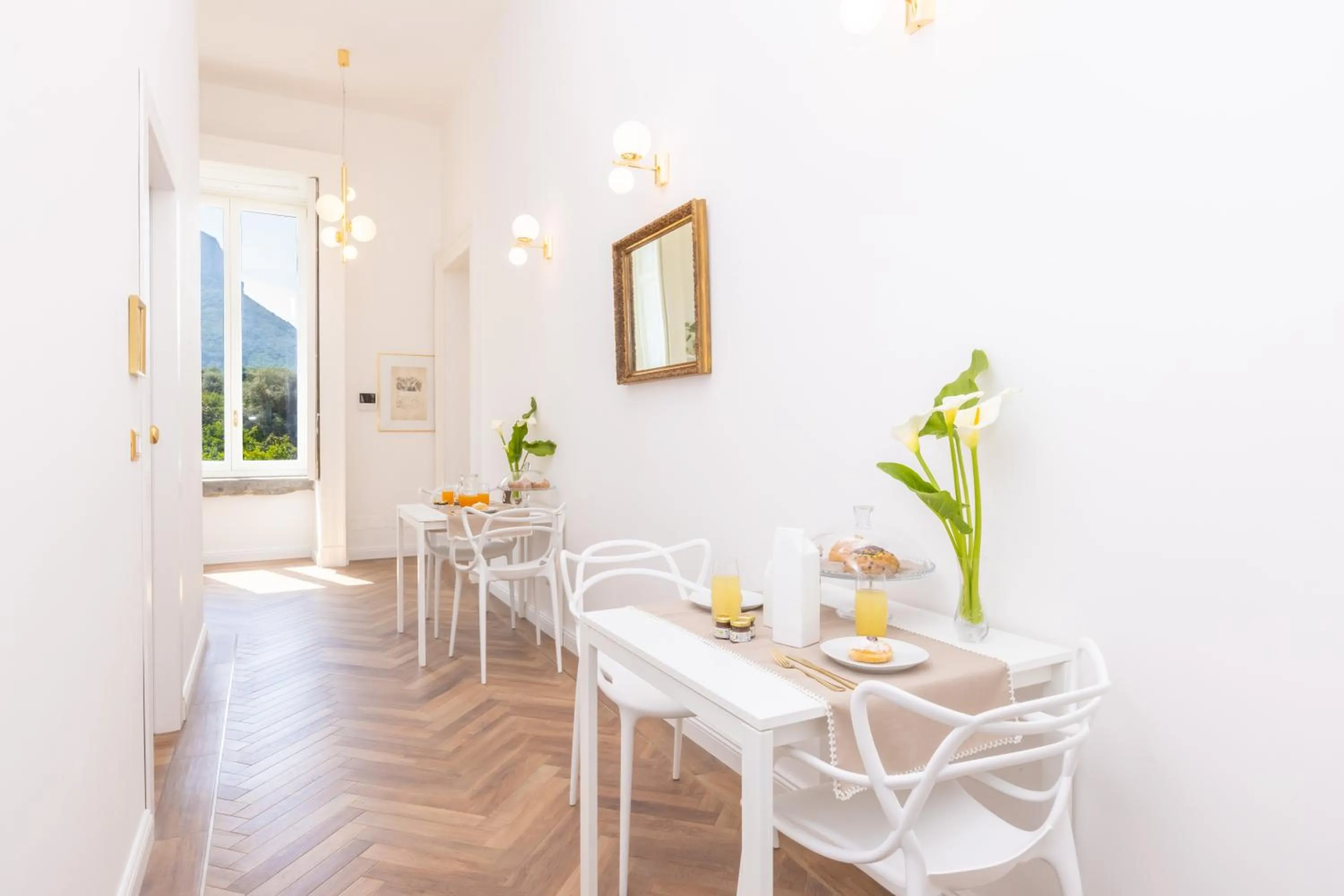 Breakfast in Lux Aurea