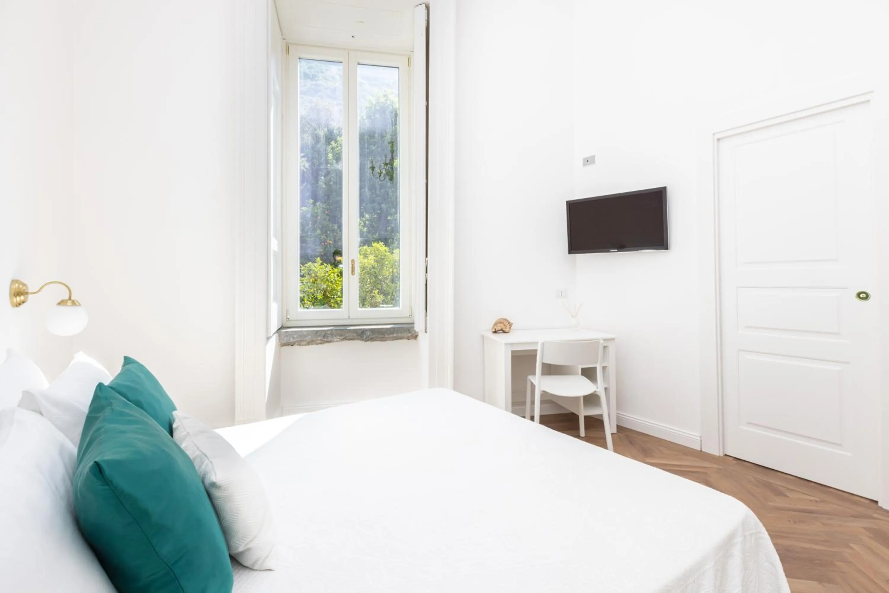 Bedroom, Bed in Lux Aurea