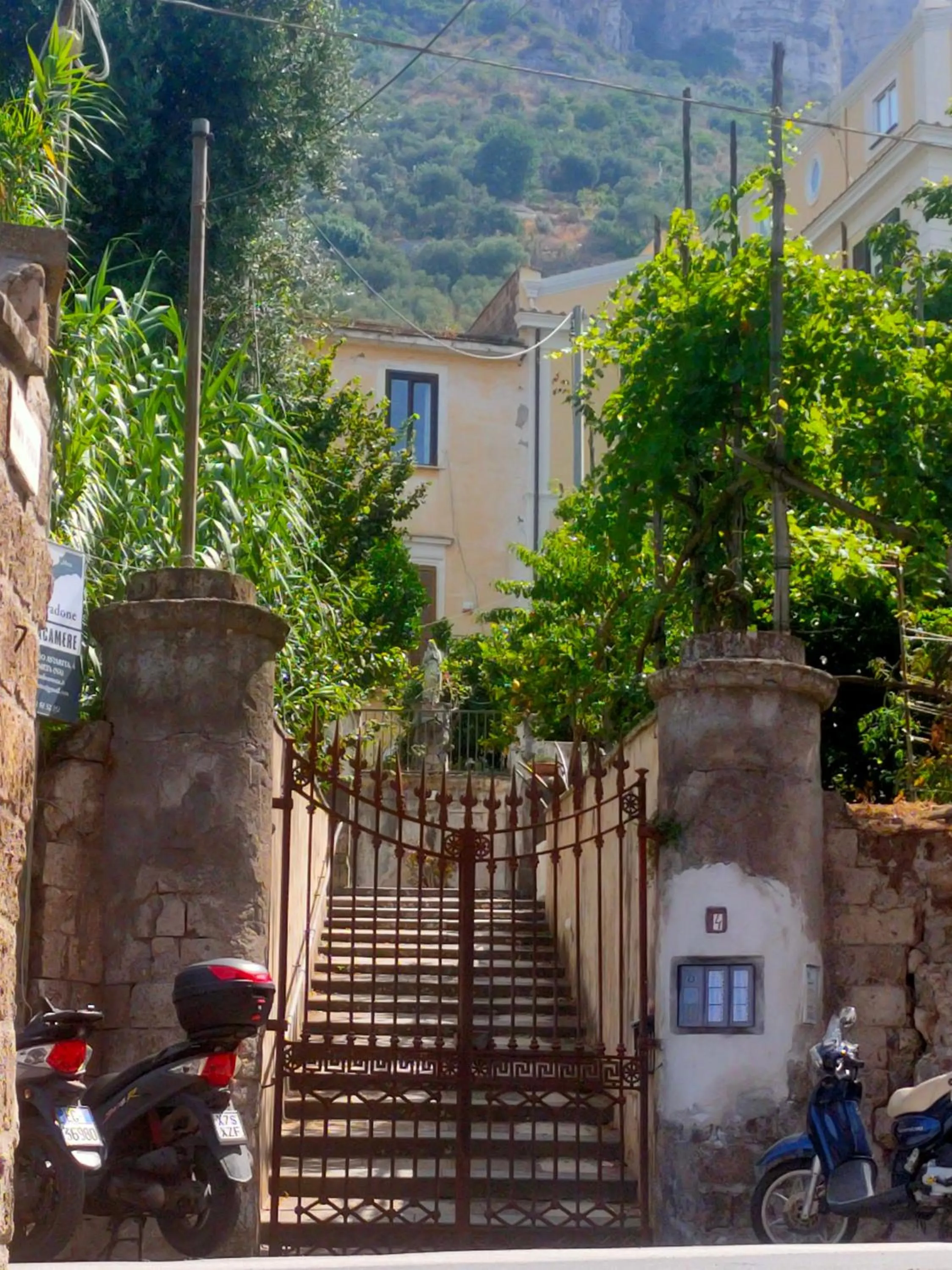 Facade/entrance in Lux Aurea