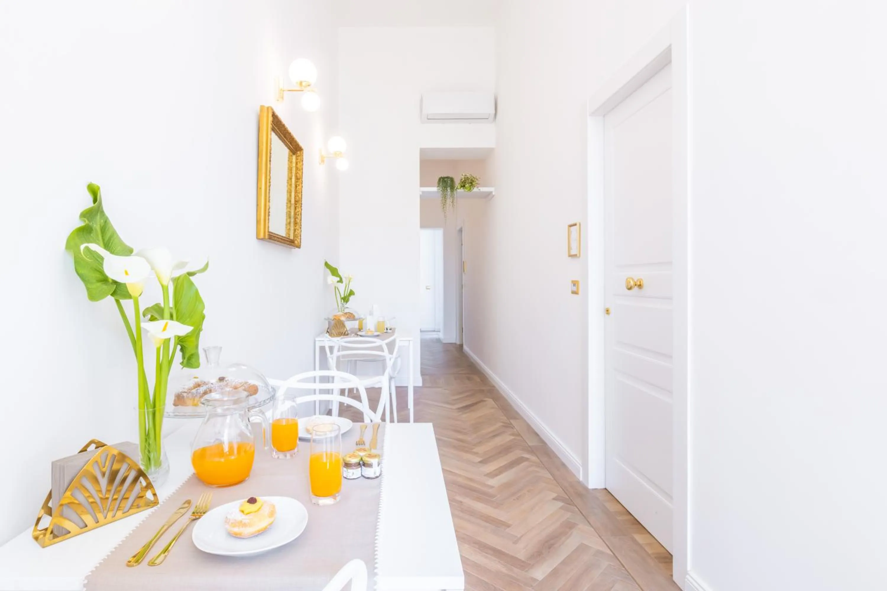 Breakfast in Lux Aurea