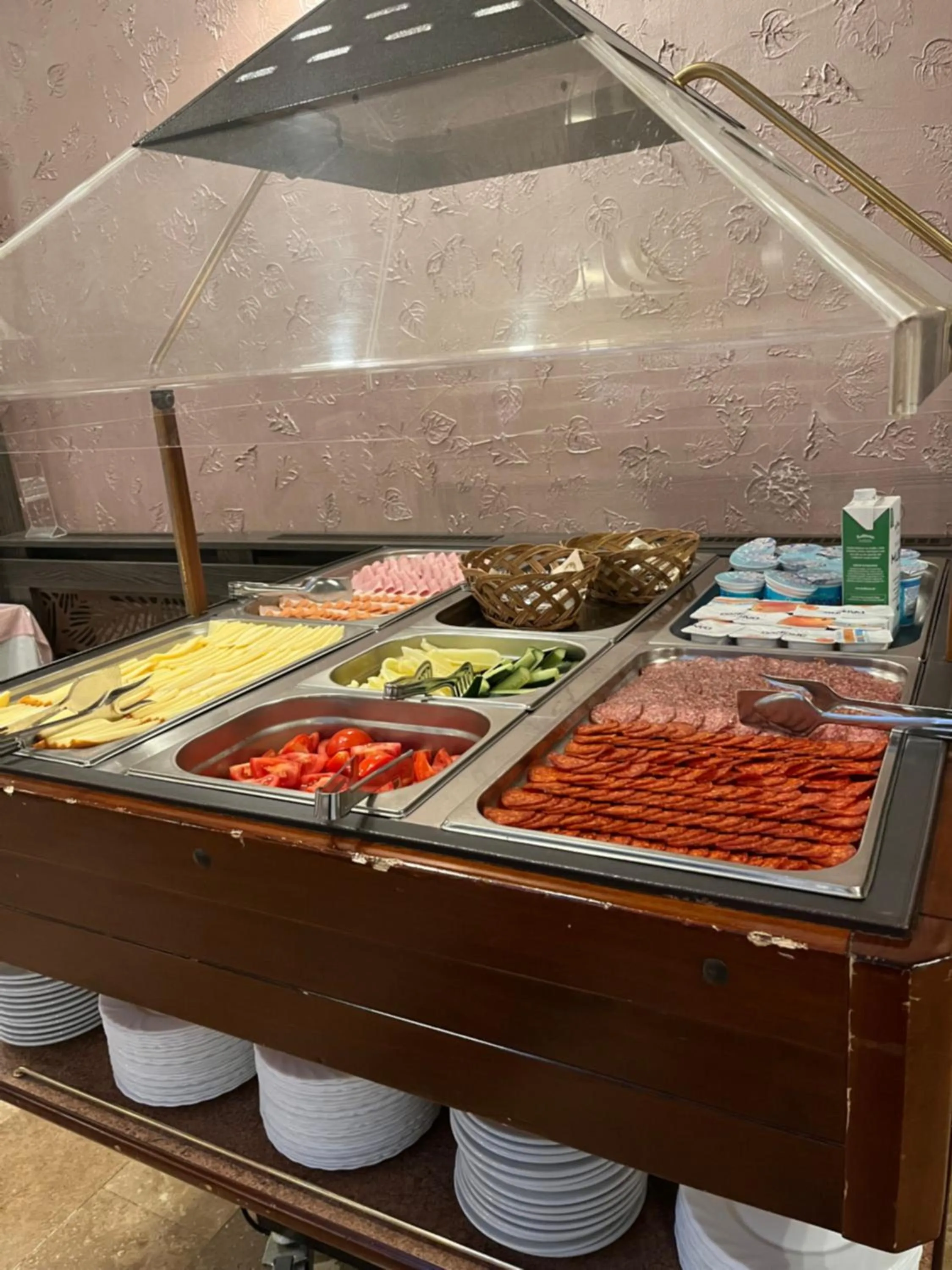 Breakfast in Park Hotel Gyula