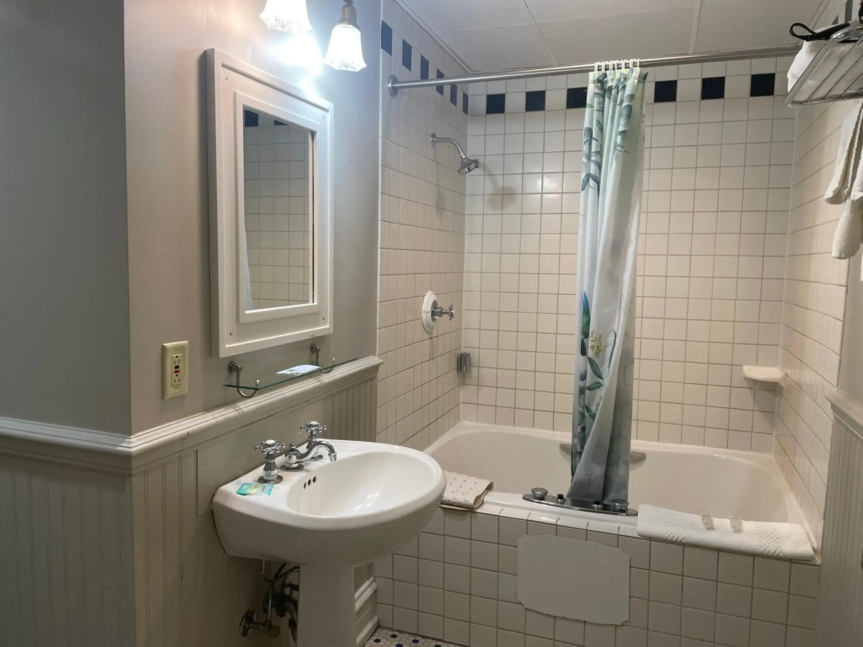 Deluxe Single Room - single occupancy in The Audubon Inn LLC Deluxe Single Room - single occupancy in The Audubon Inn LLC