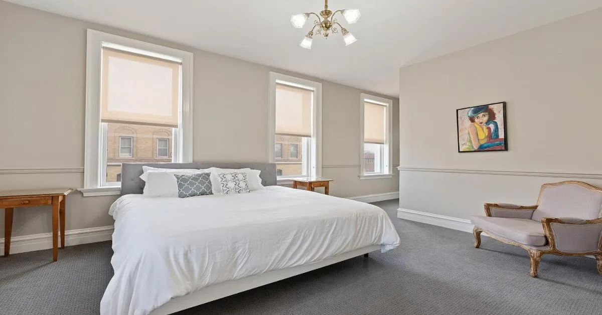 Bed in The Audubon Inn LLC