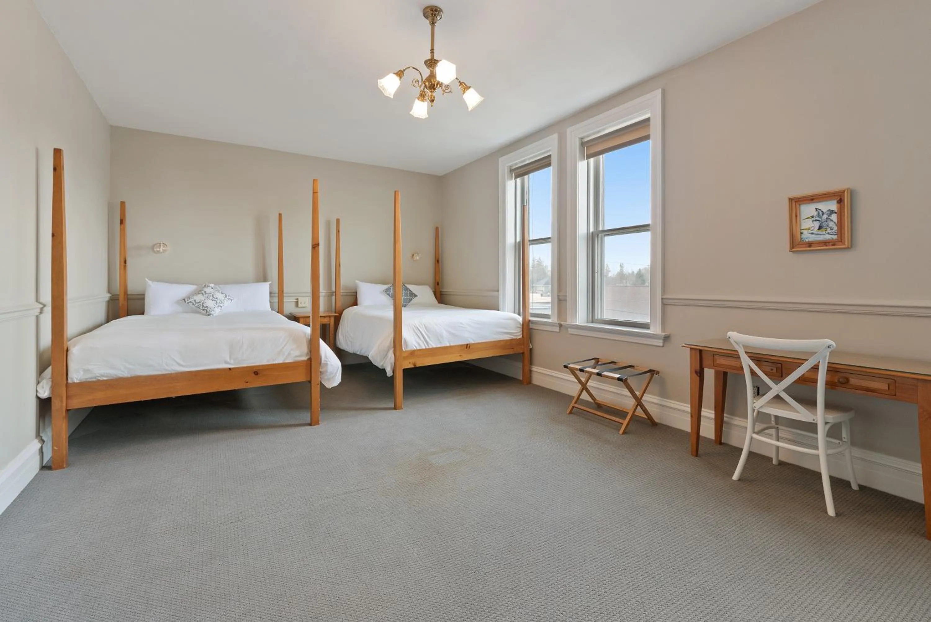 Bed in The Audubon Inn LLC