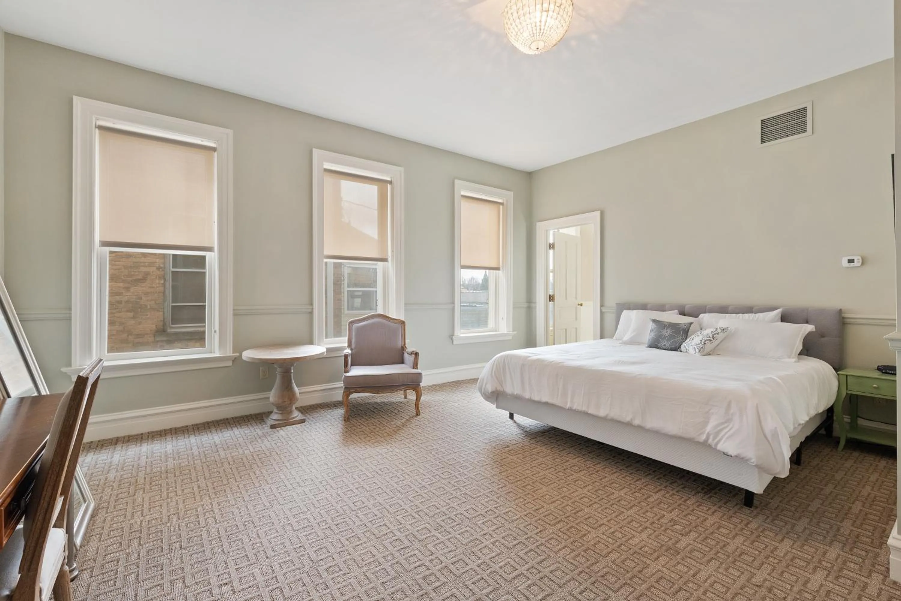 Photo of the whole room, Bed in The Audubon Inn LLC