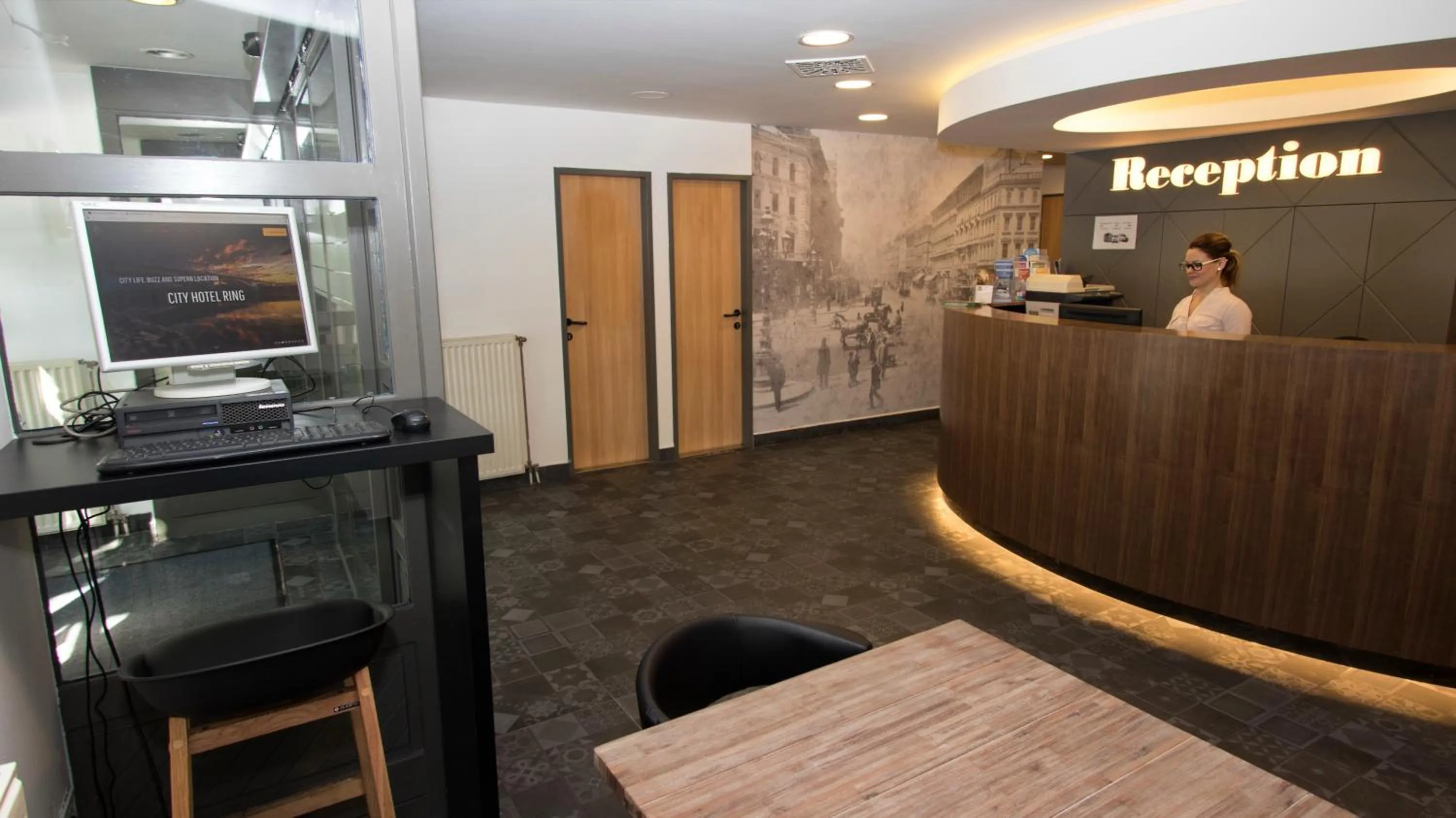 Lobby or reception in City Hotel Ring