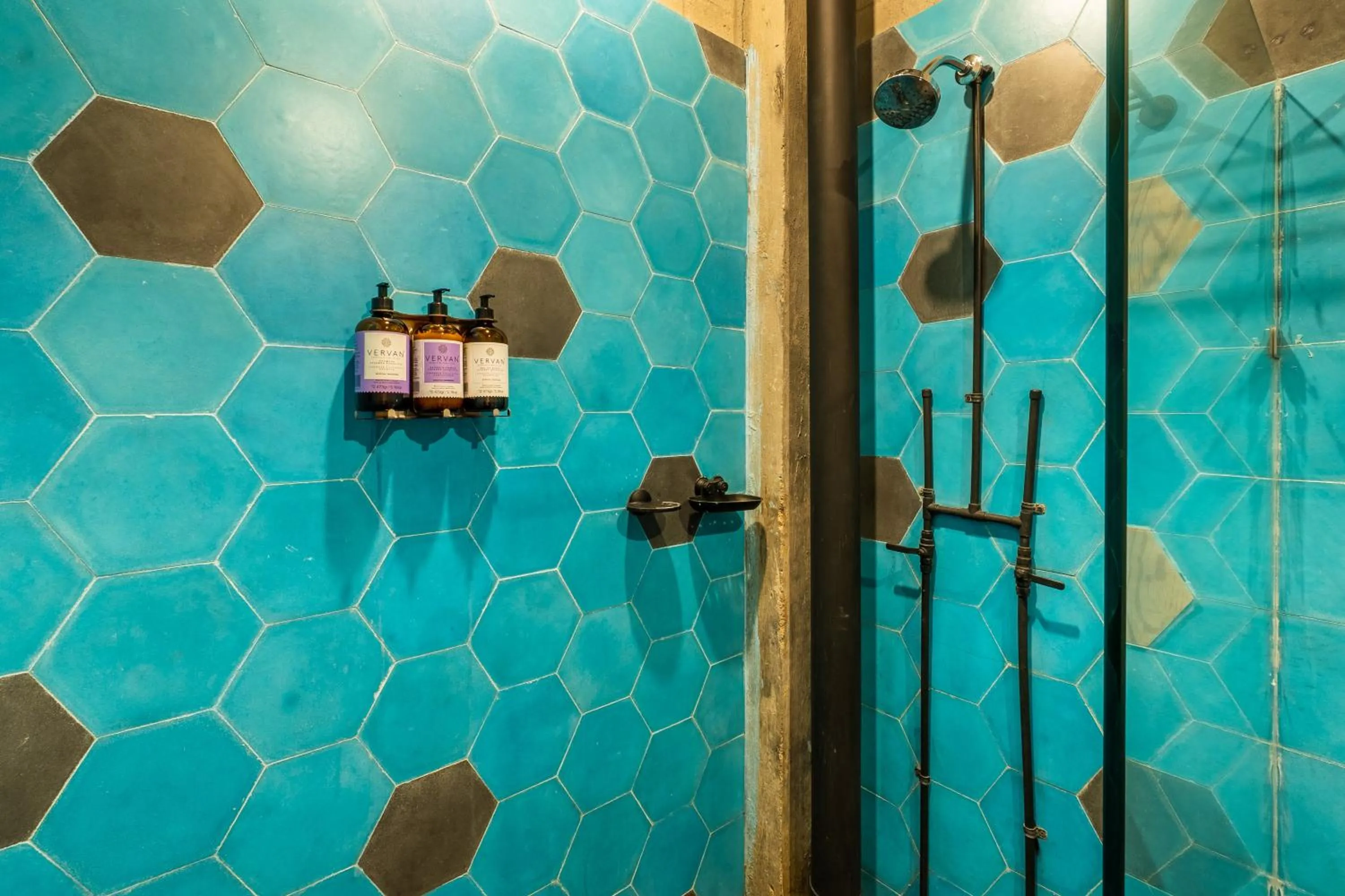 Shower in Papelillo Lofts