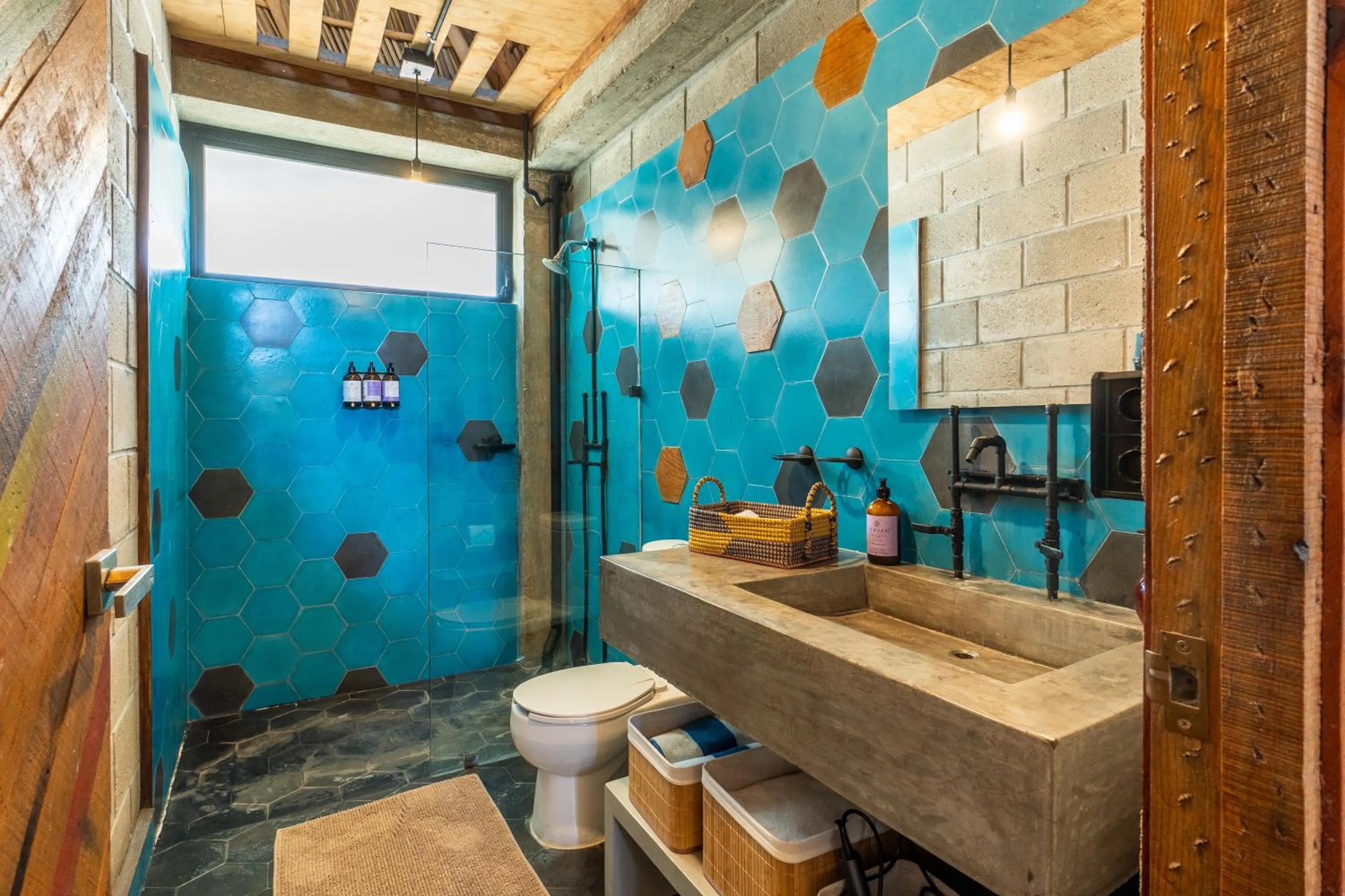 Toilet in Papelillo Lofts