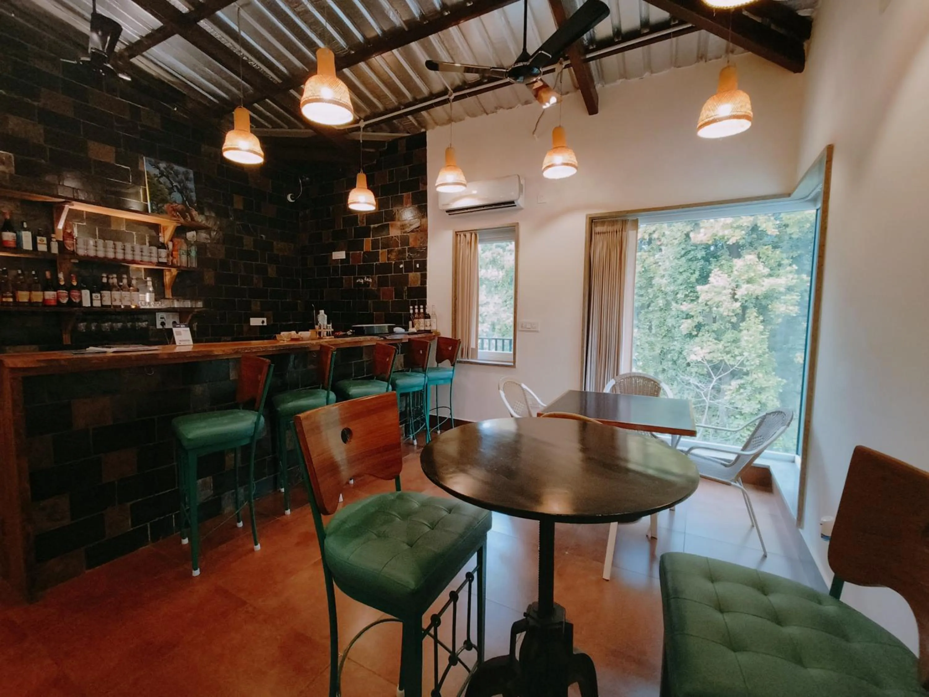 Lounge or bar in Ataraxia Crestmont Resort & Spa