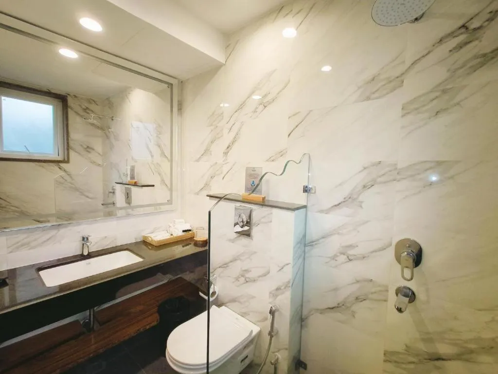 Shower in Ataraxia Crestmont Resort & Spa