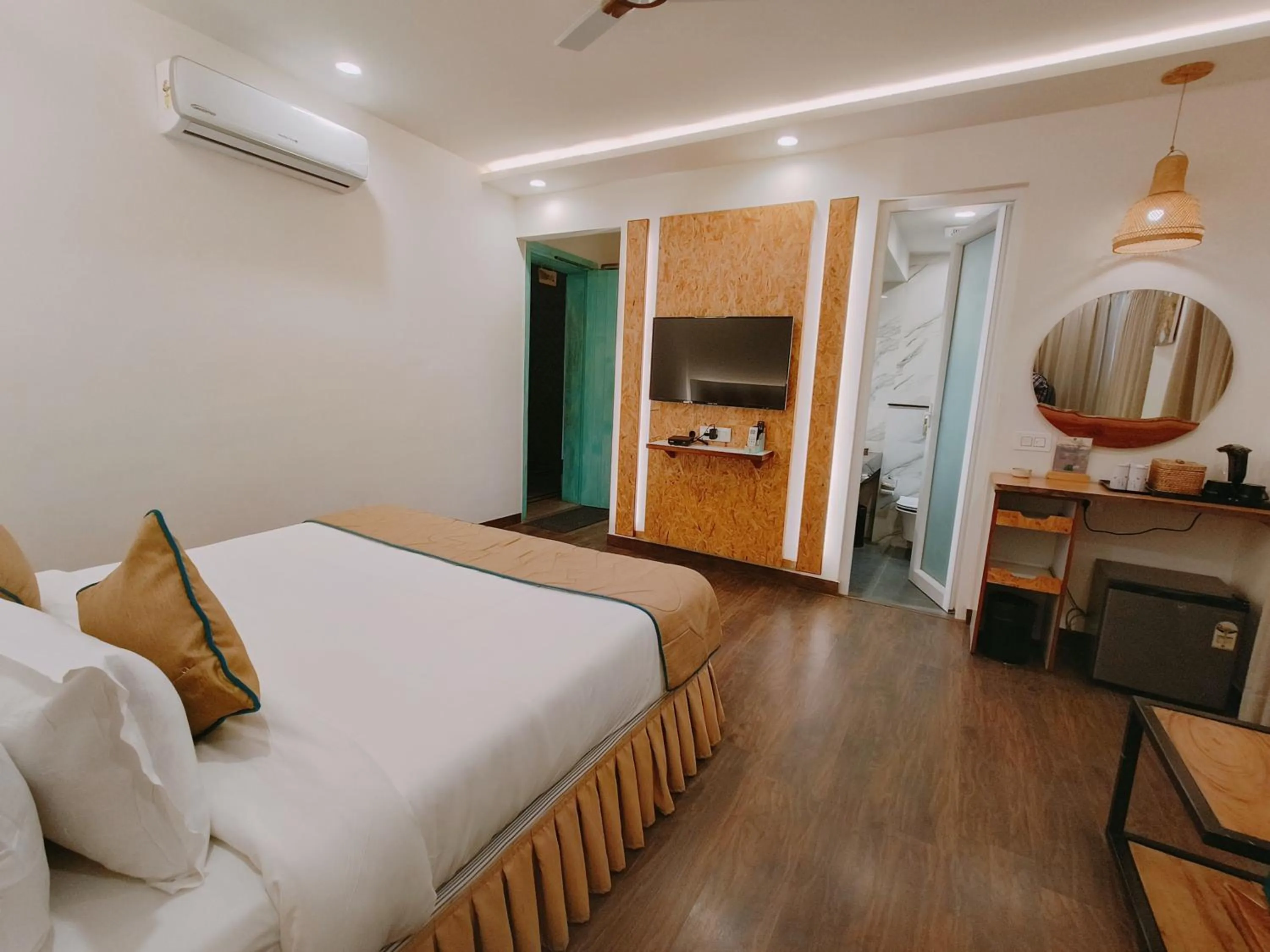 TV and multimedia, Bed in Ataraxia Crestmont Resort & Spa