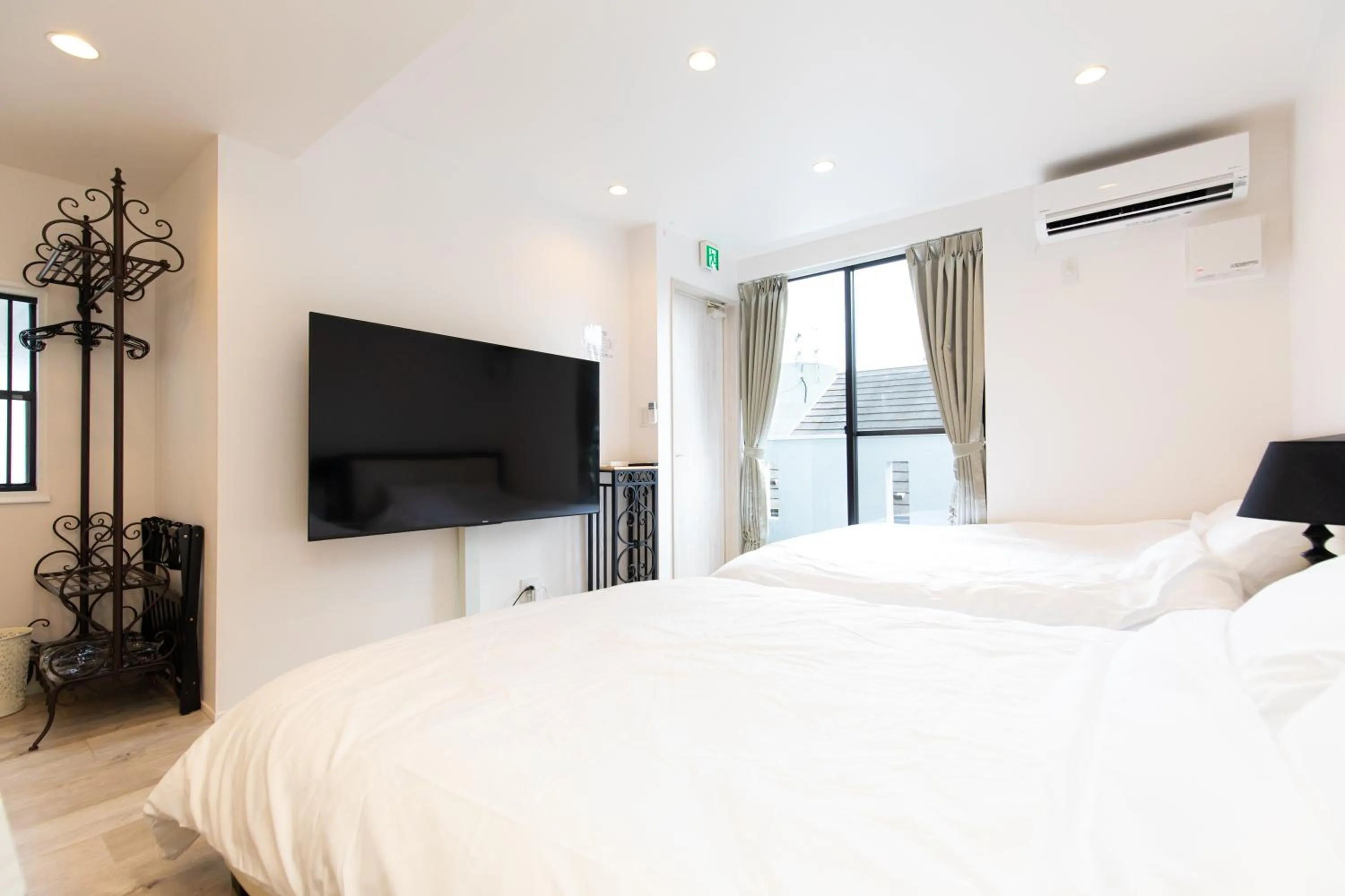 Bedroom, Bed in Villa Roppongi