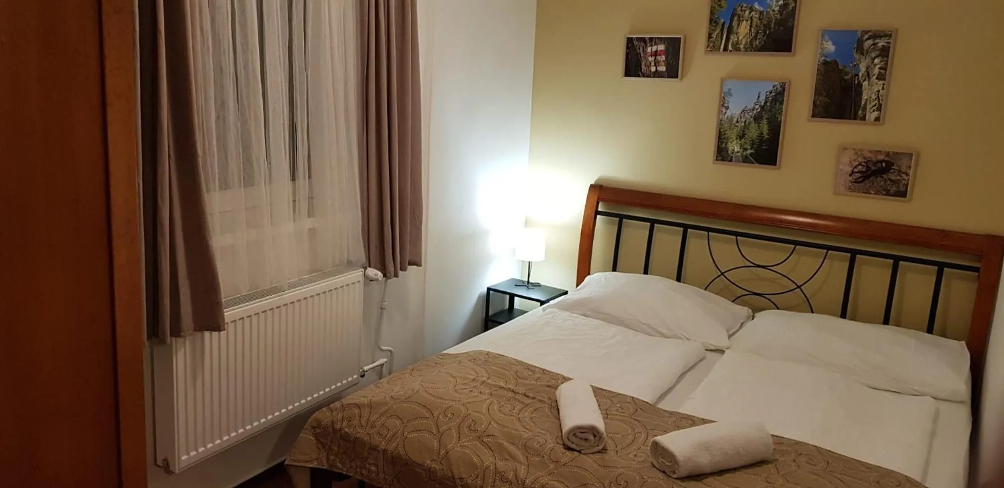 Property building, Bed in Hotel Pomezí