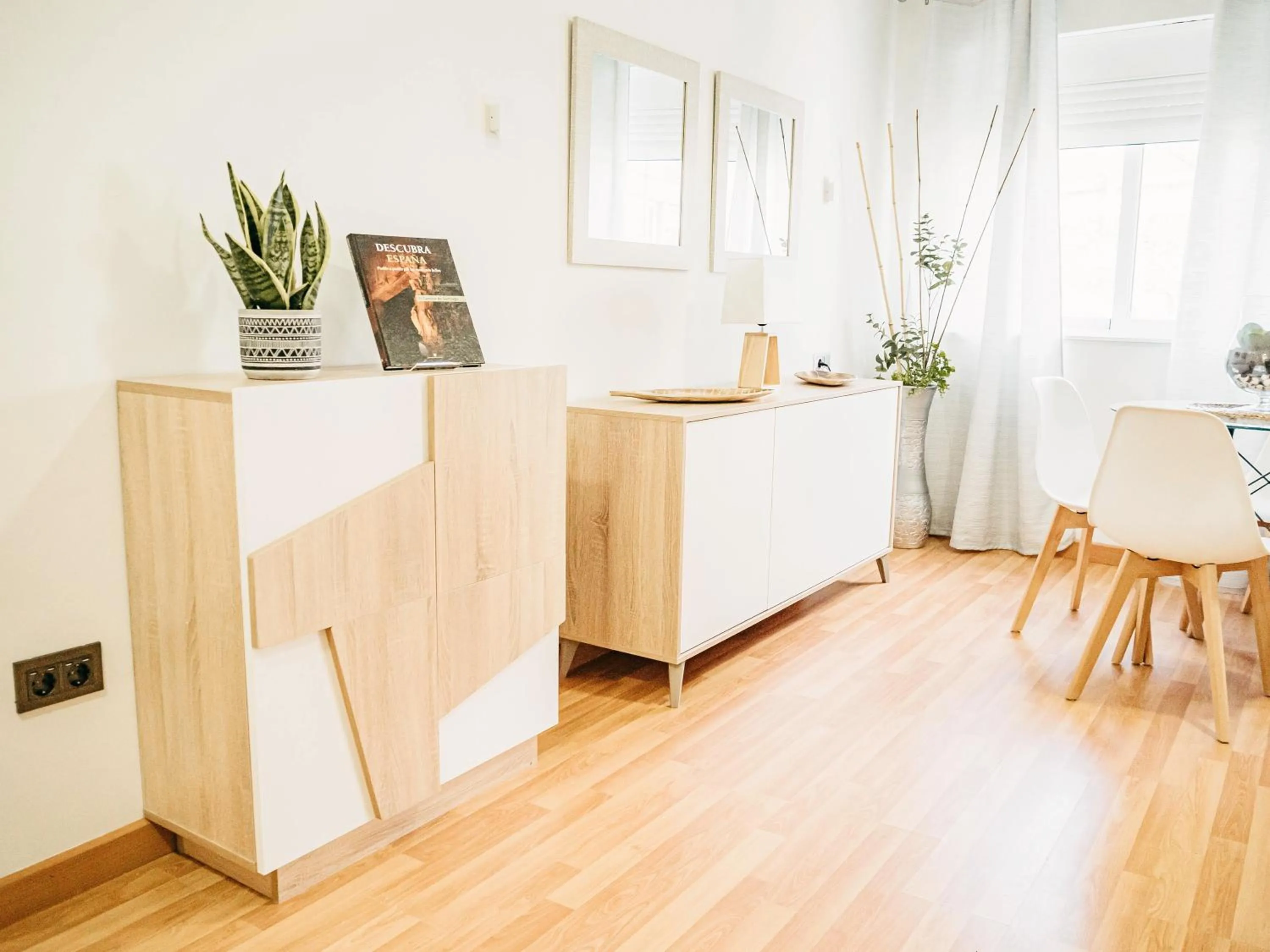 Communal lounge/ TV room in HOTEL MAREA